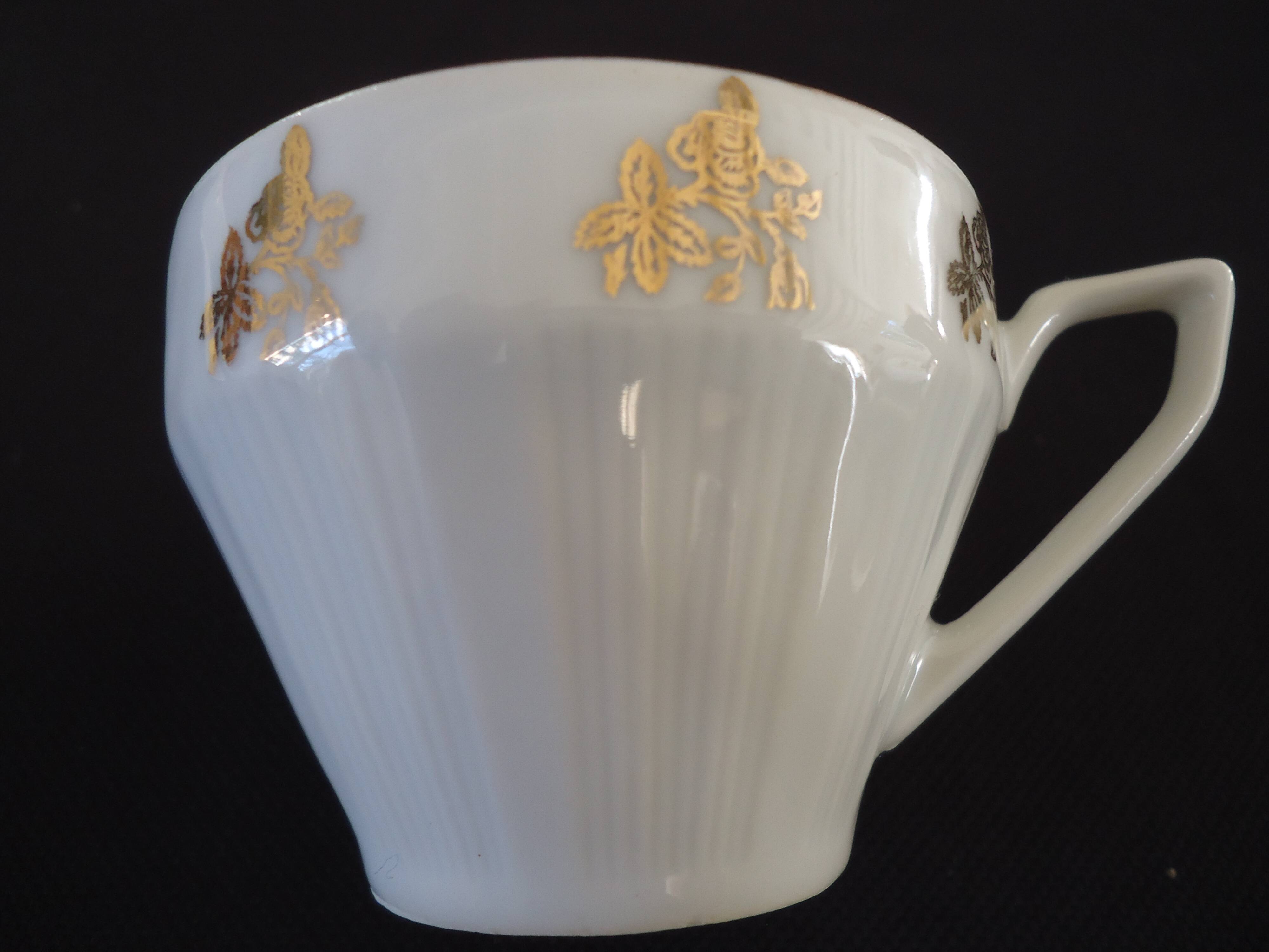 6 tasses à café et sous-tasses en porcelaine fine Art Déco