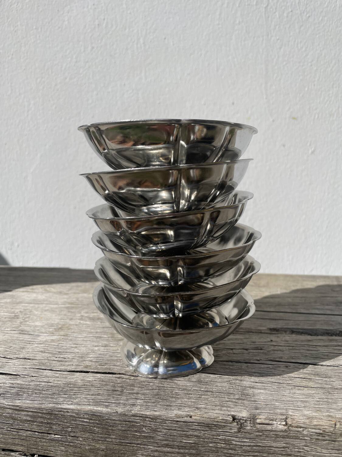 6 stainless steel bowls 1970