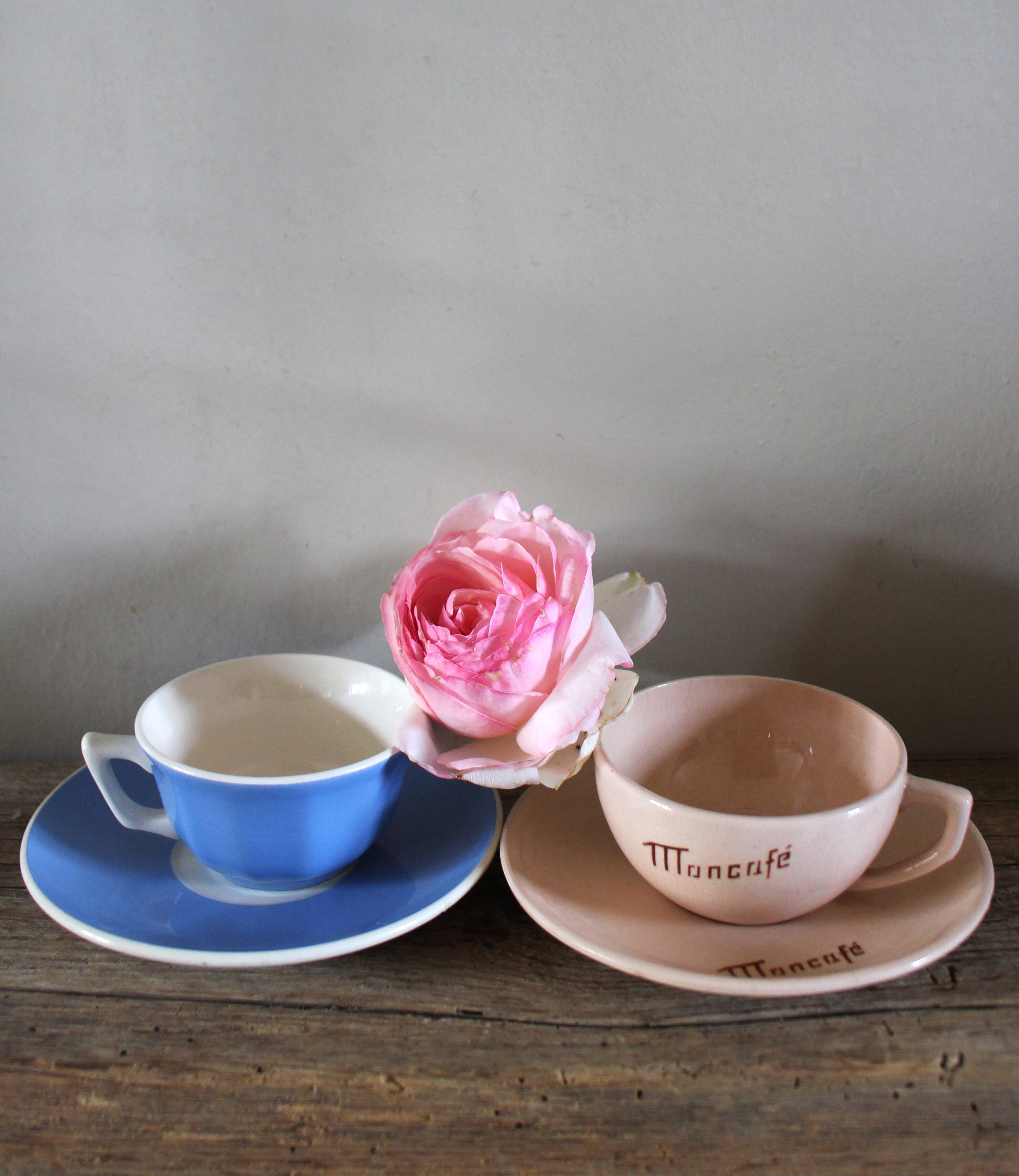 2 coffee cups and saucers pink Digoin Sarreguemines blue Villeroy Boch