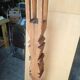 Sculpture ethnique brutaliste / Totem , bois massif sur socle