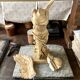 "Victoire de Samothrace", statuette en plâtre beige