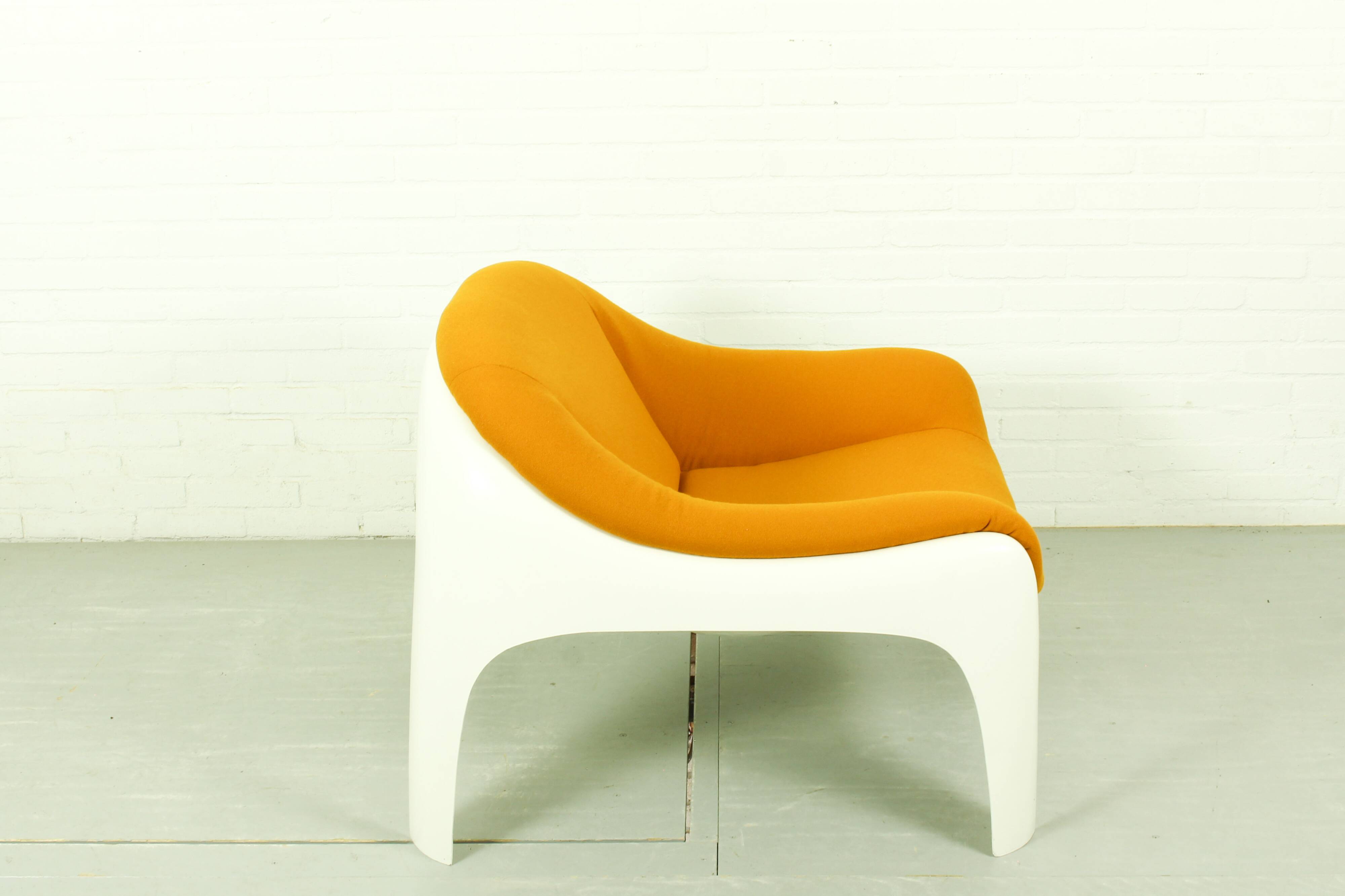 Rare Space Age Fiberglass Lounge Chair by Sergio Mazza for Artemide