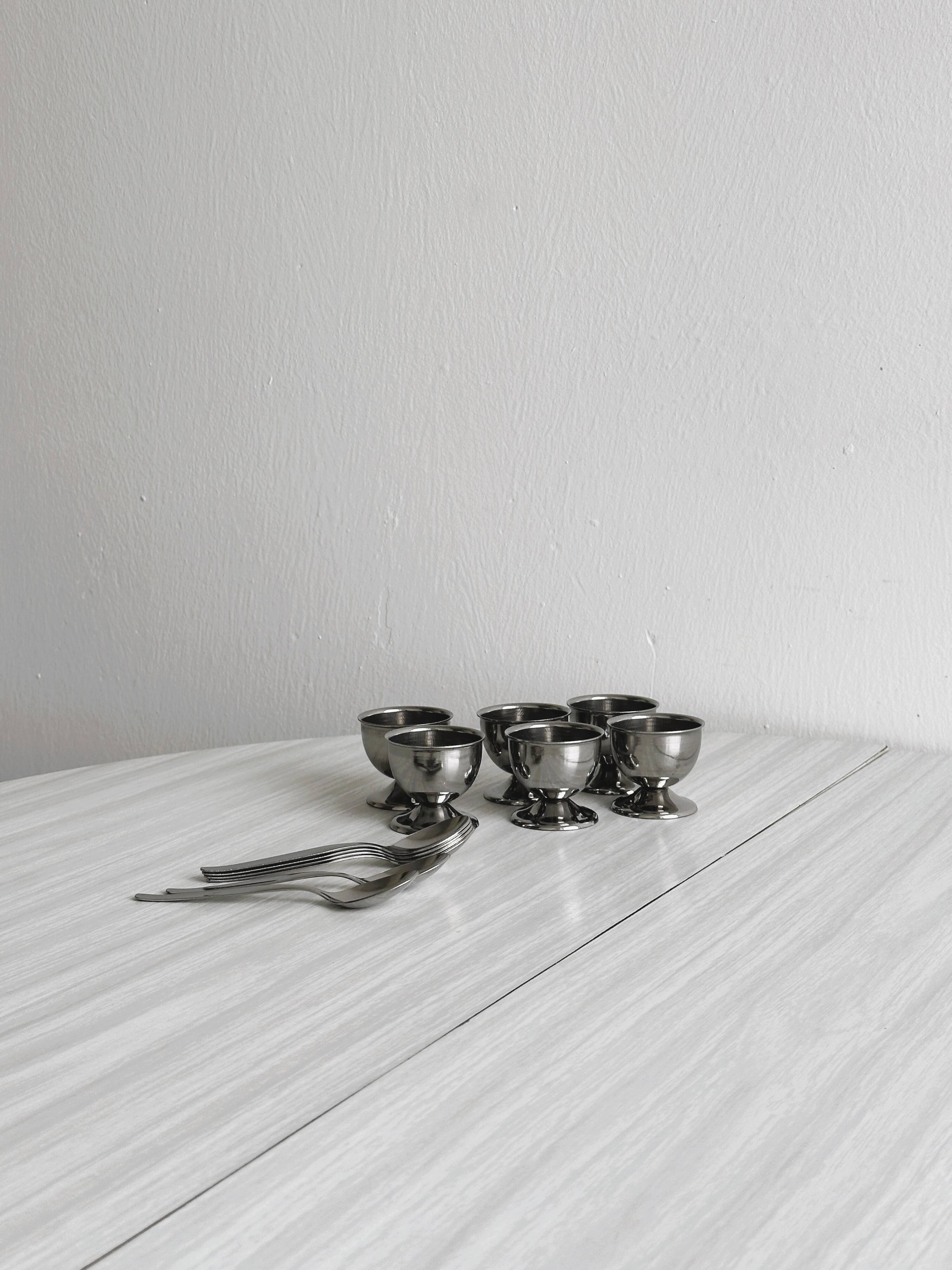 6 silver-plated metal egg cups