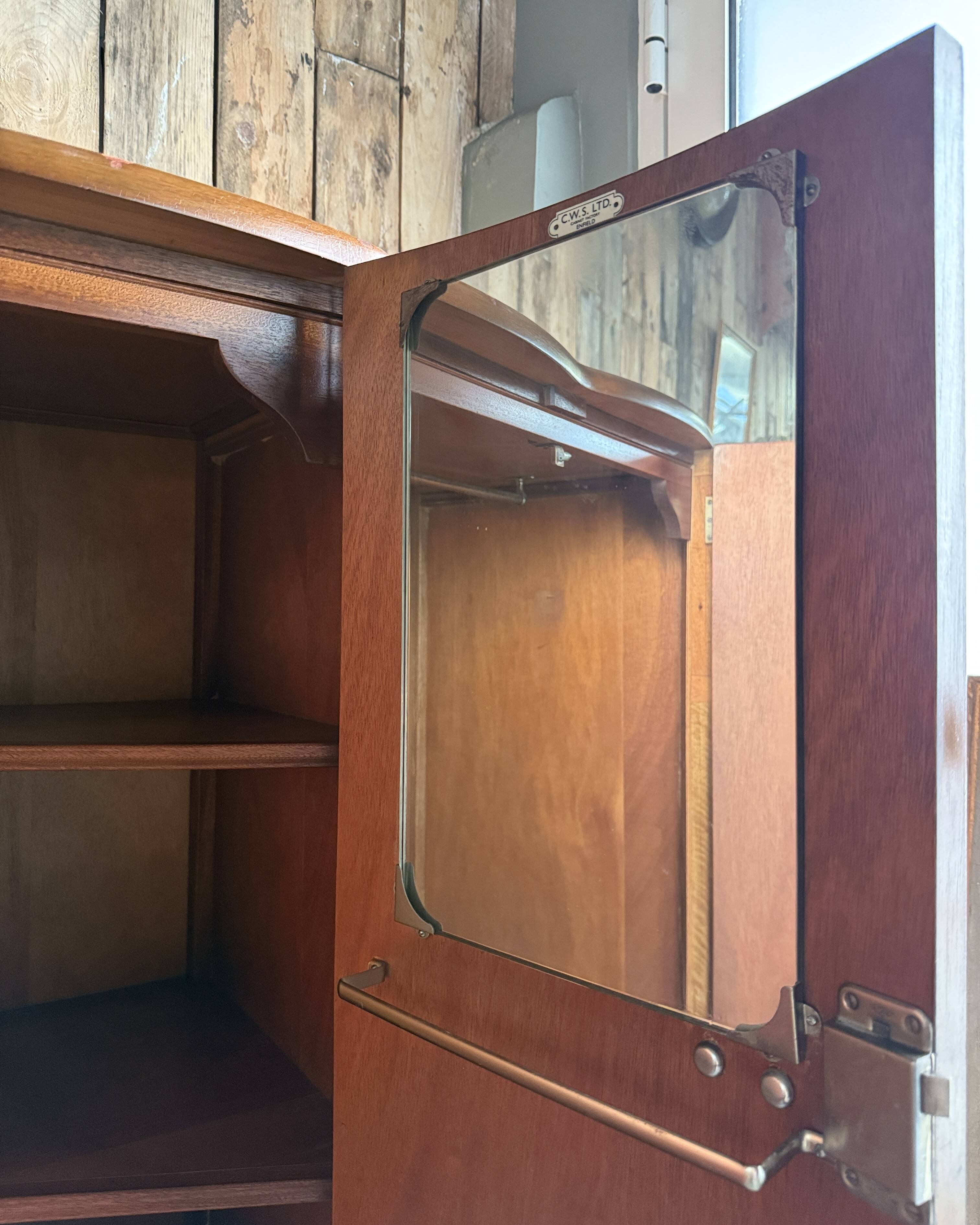 Vestiaire Art Déco  anglais