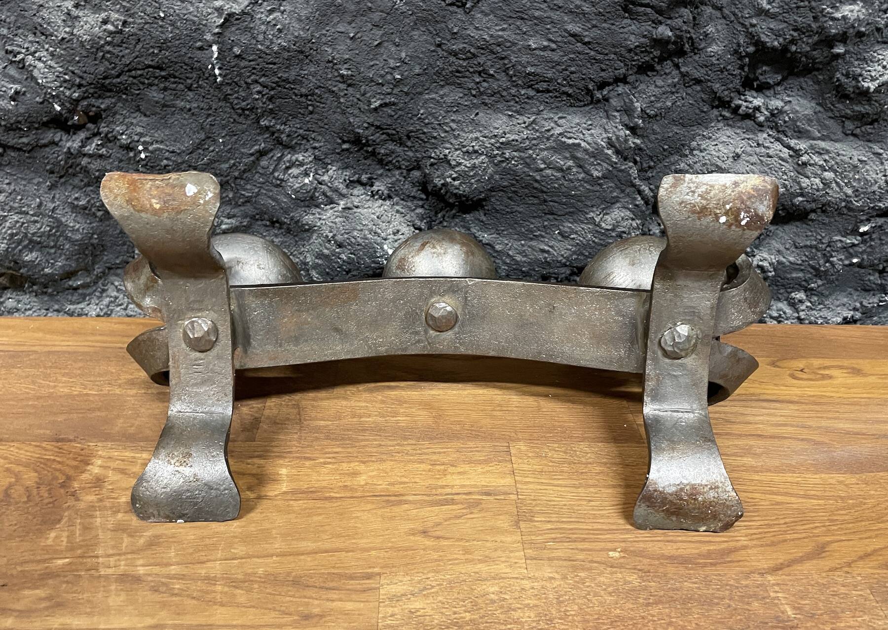 Brutalist candle holder - popular art