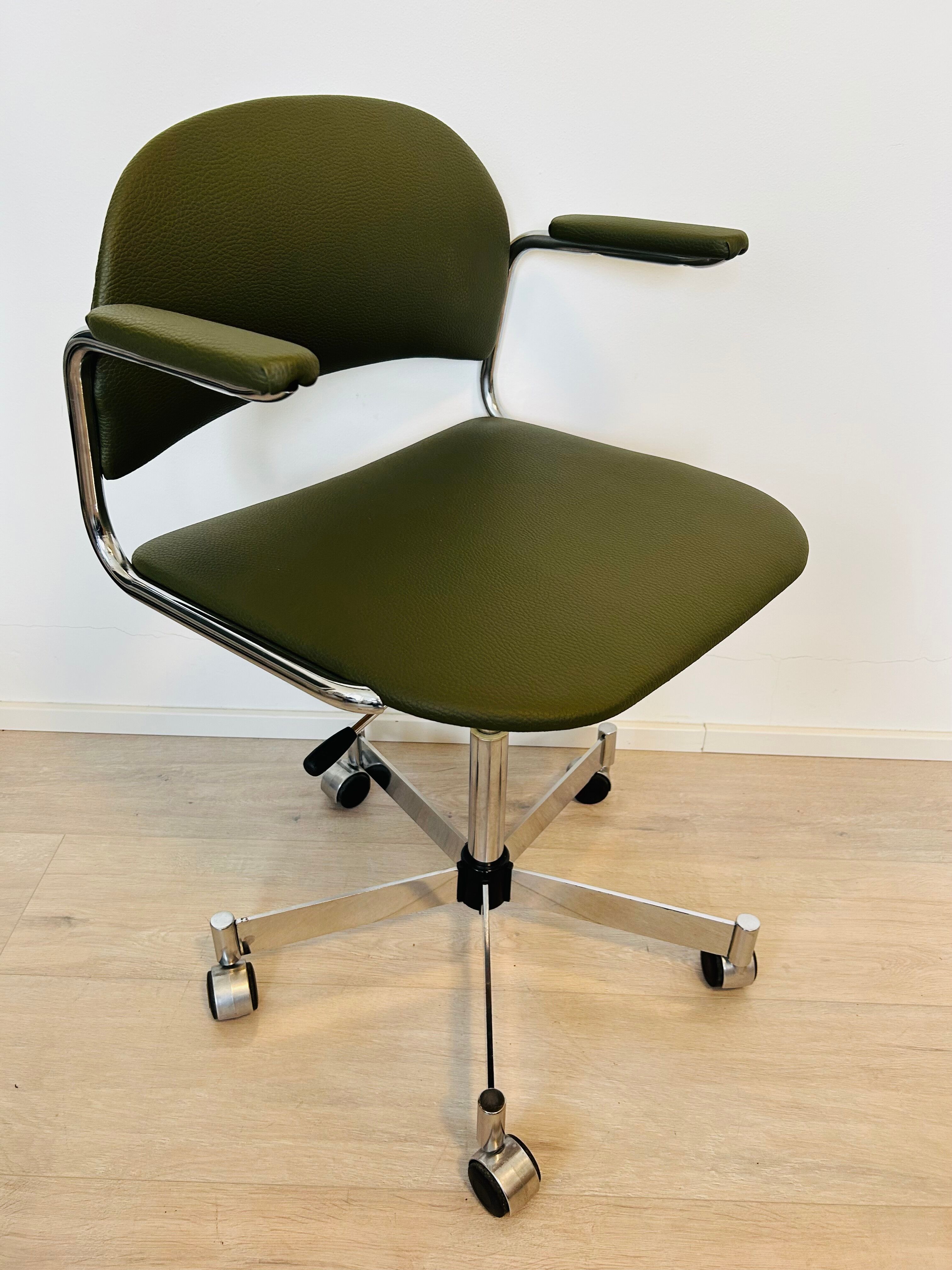 Fully Restored Kovona Office Des Chair by Kovona, Czechoslovakia 1980’s