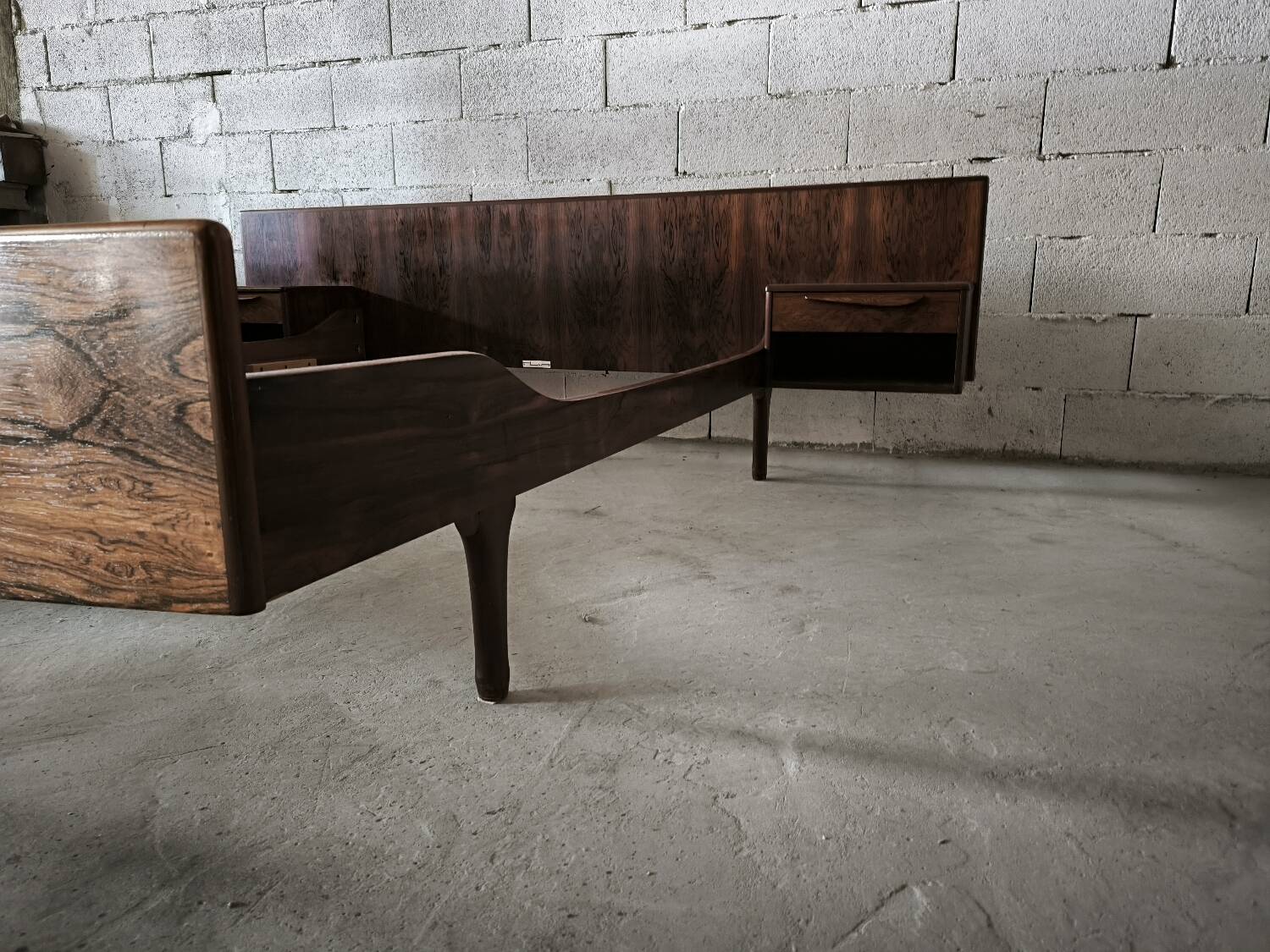Lit scandinave en palissandre vintage