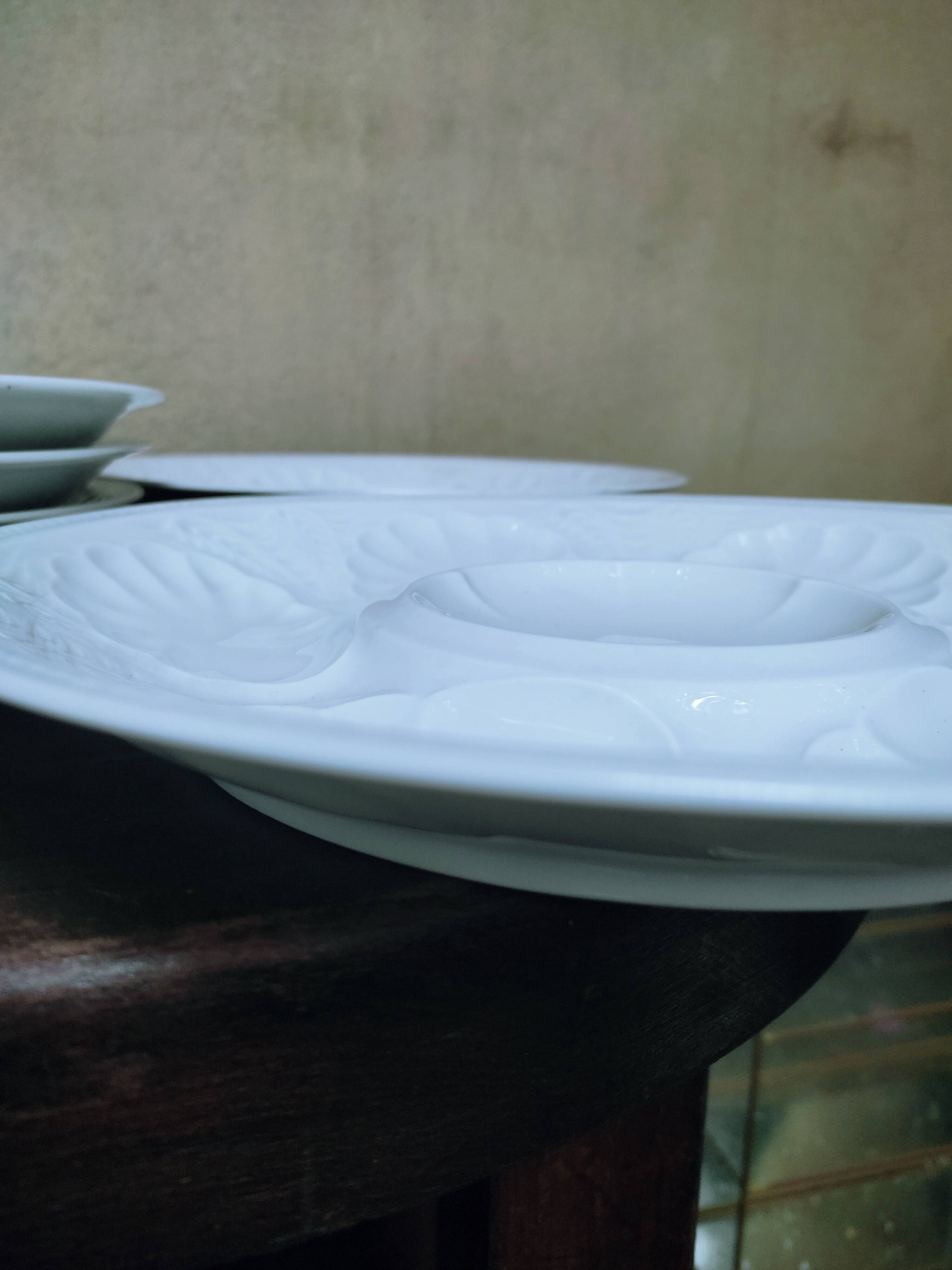 6 porcelain oyster plates by Tharaud