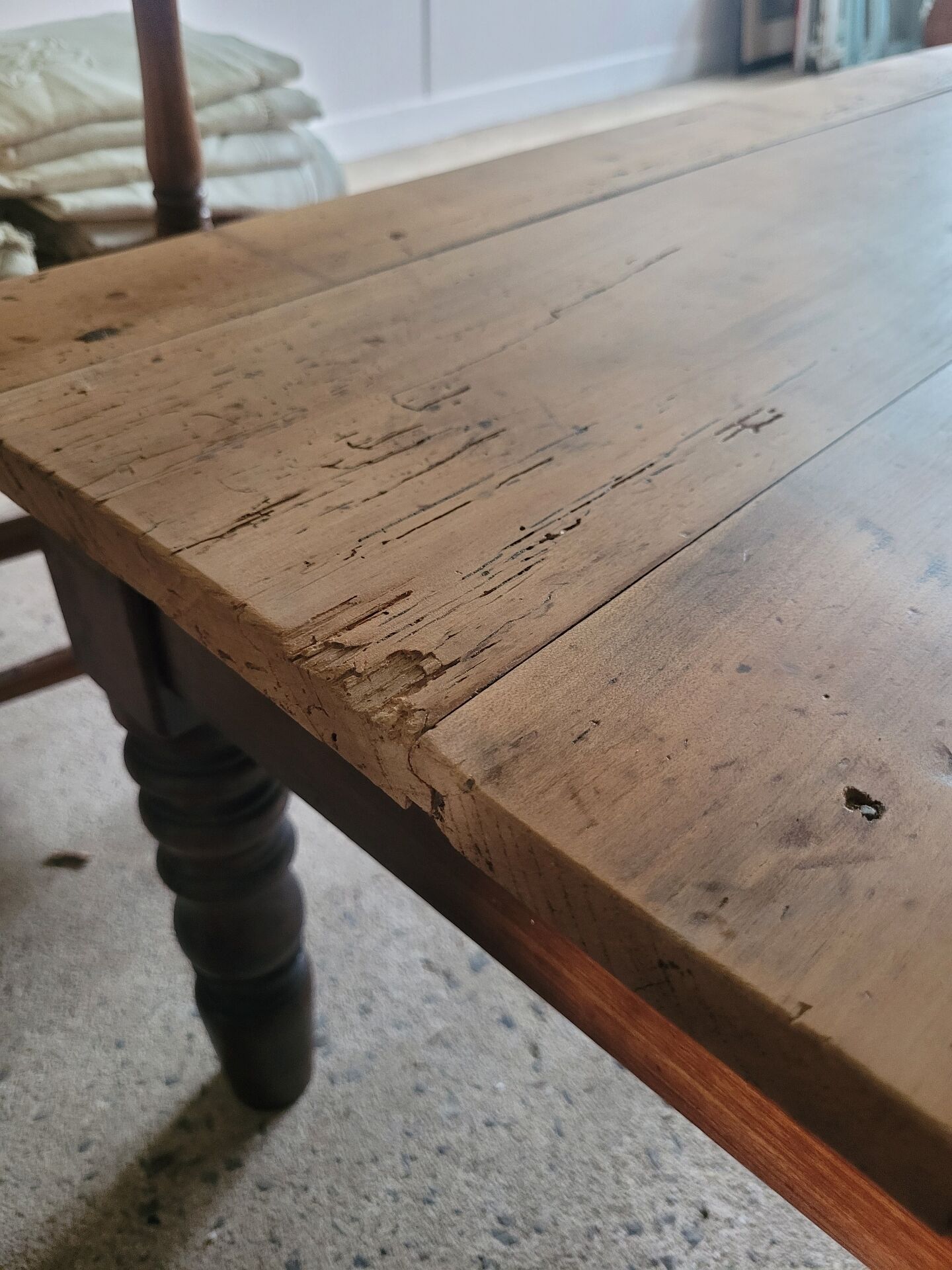 Wooden coffee table with turned legs