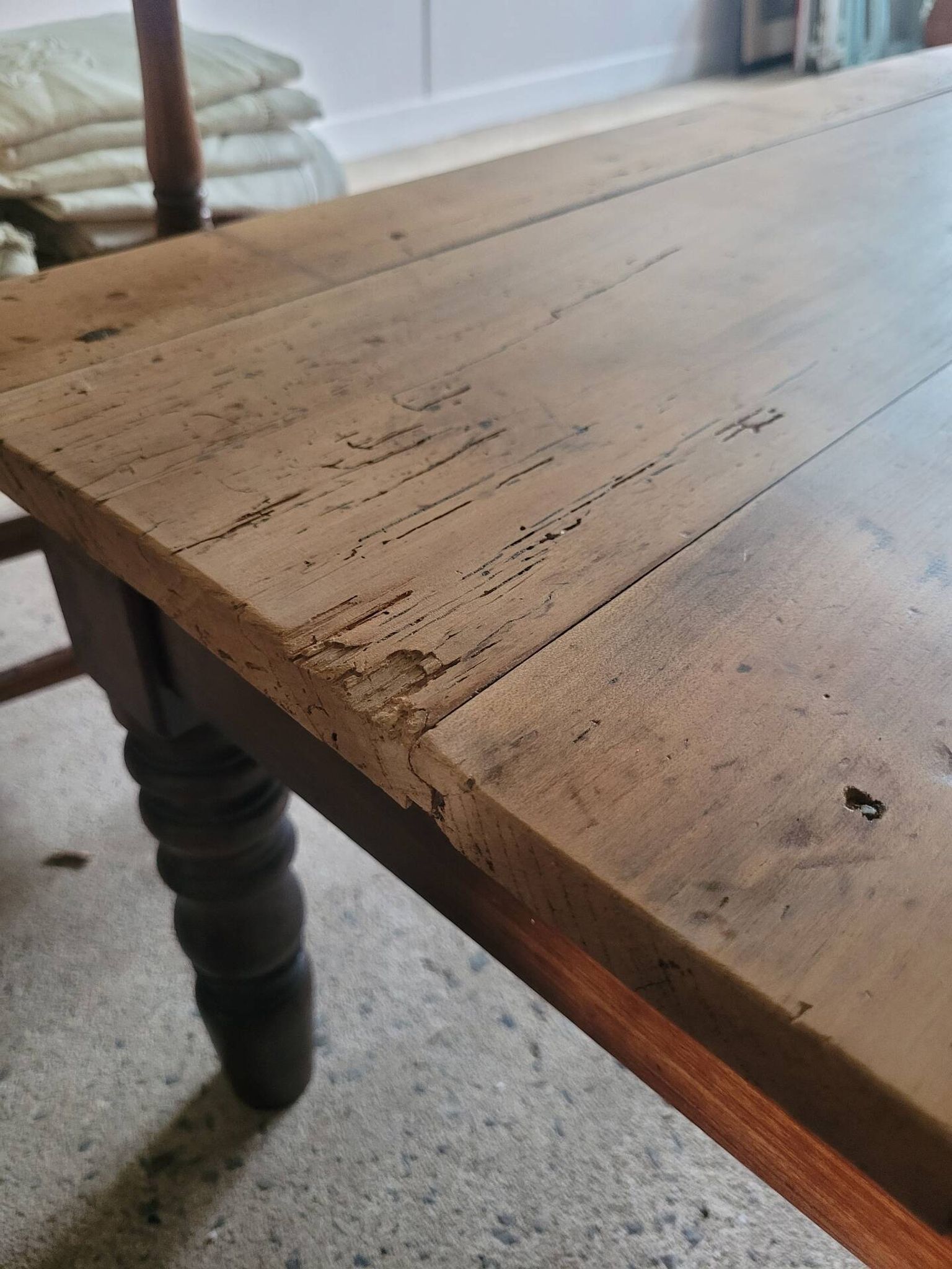 Wooden coffee table with turned legs