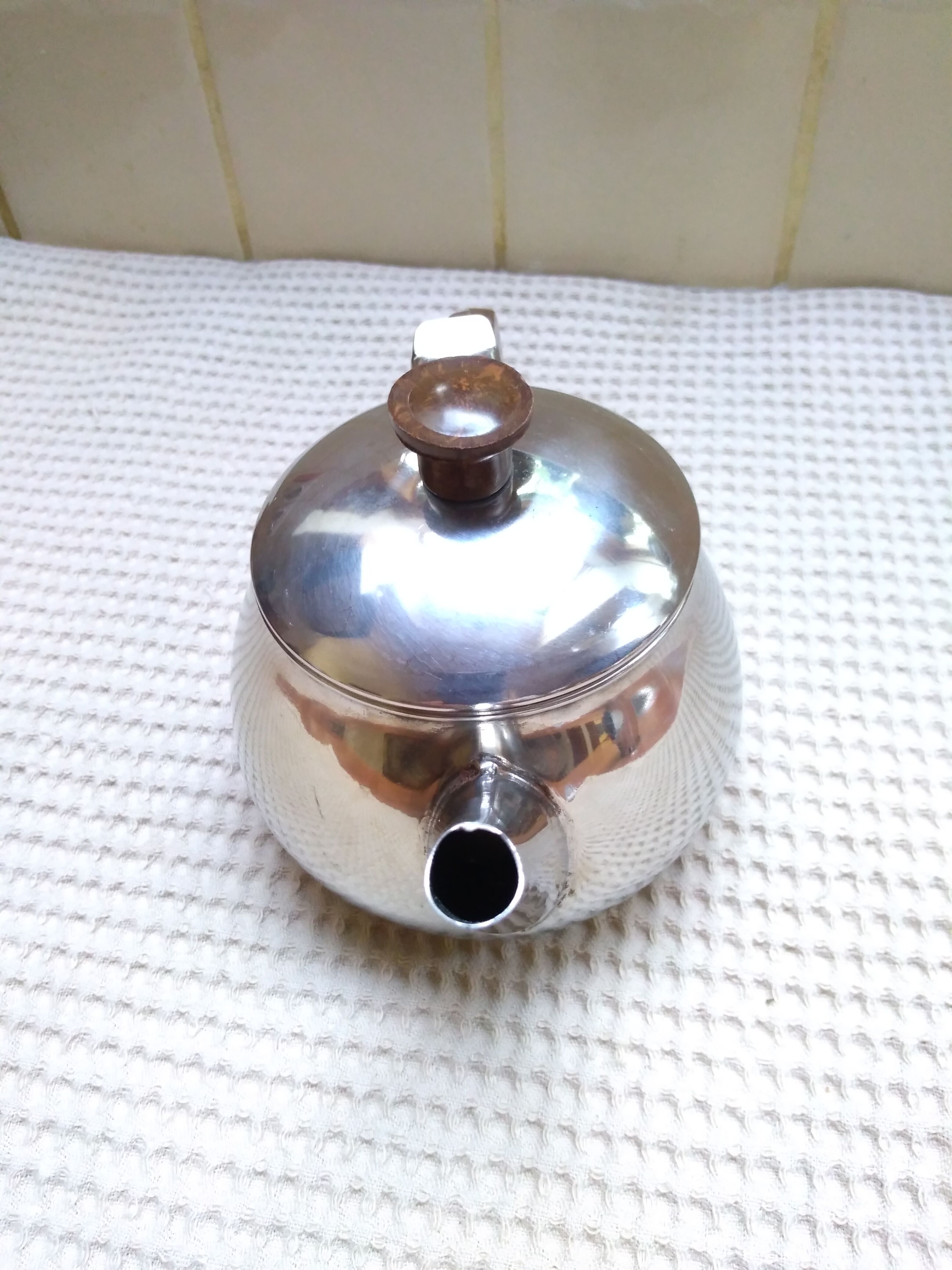 Stainless individual teapot