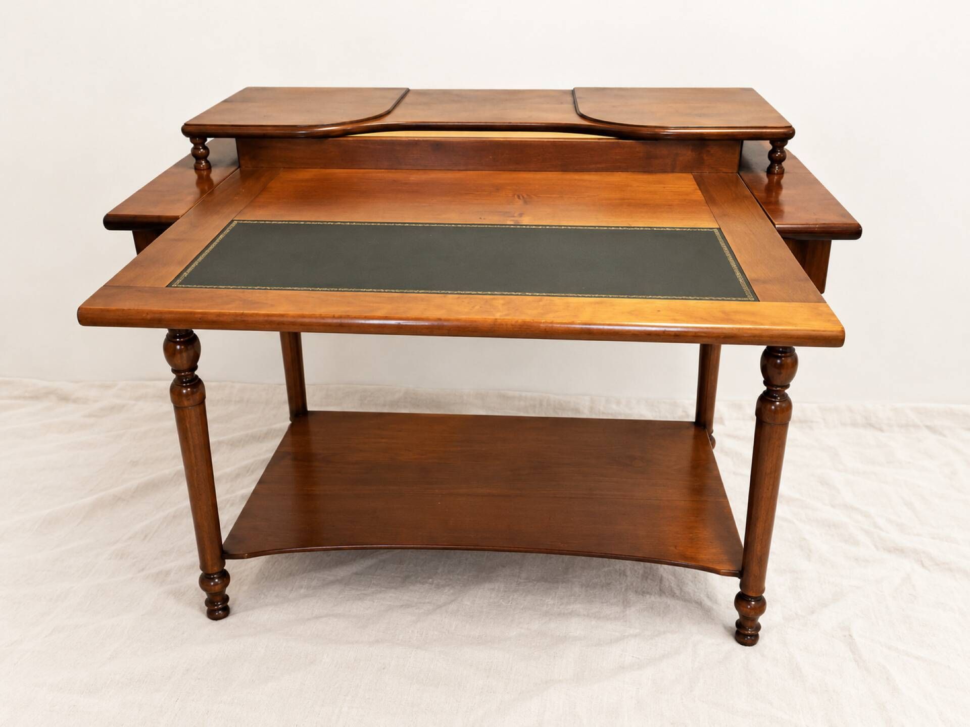 Bureau Directoire en merisier et cuir noir avec étagère