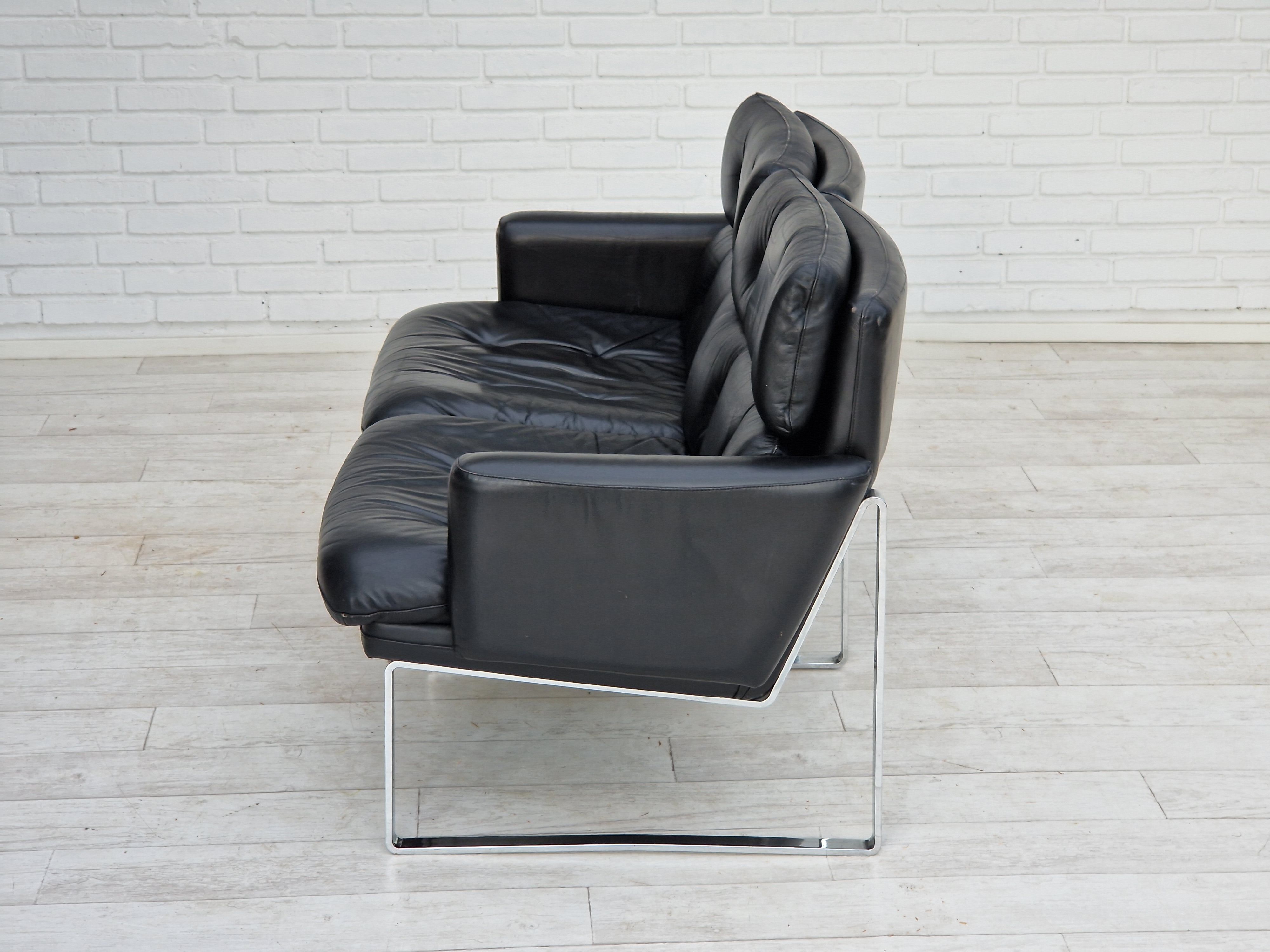 2 seater sofa, leather, chrome steel.