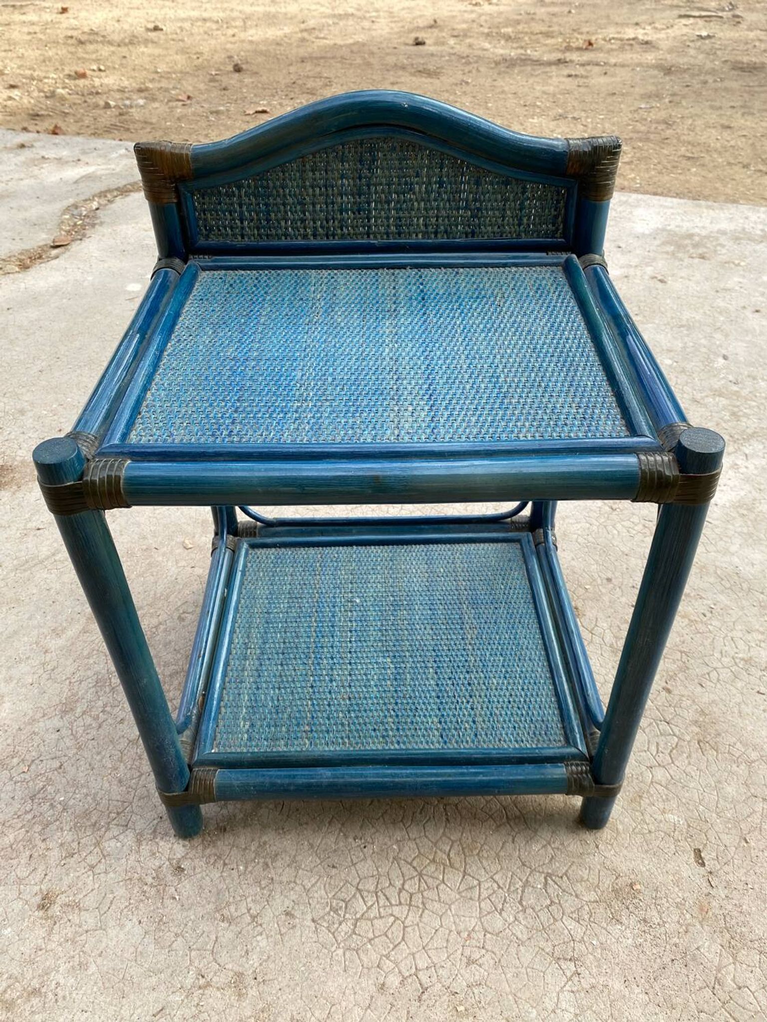 Table de chevet en rotin vintage