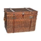 Travel trunk 1900 in wicker