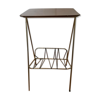 Small vintage table carries 60s review