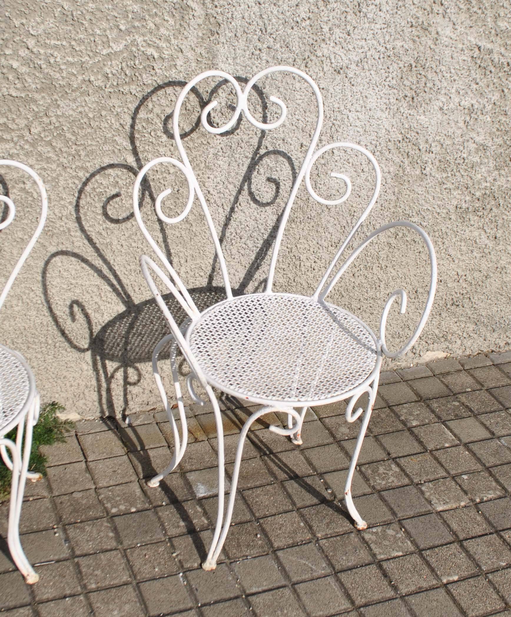 EIntricate Statue De Jardin Vintage En Fer Forgé Motif