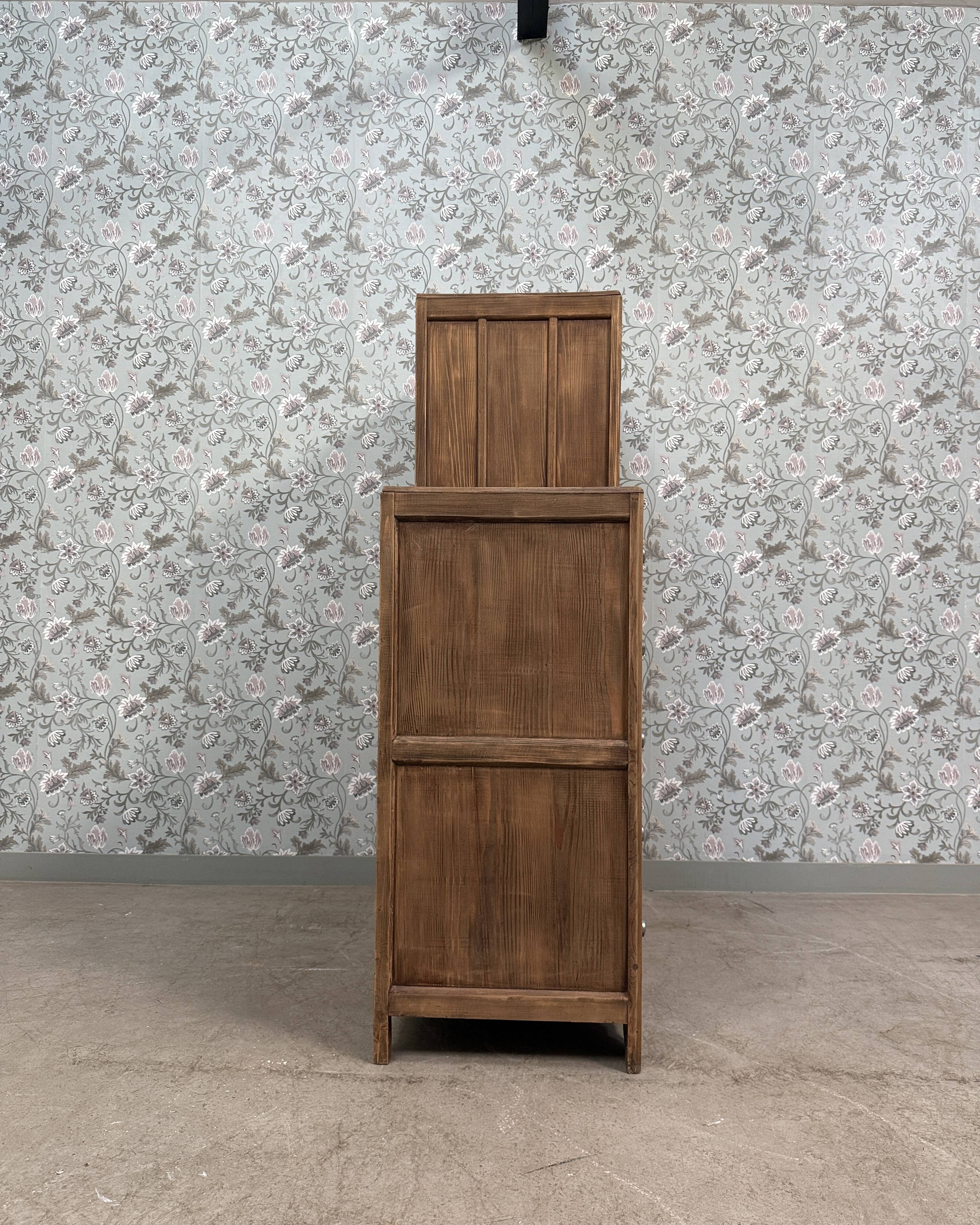 Armoire asymétrique art déco (rénovée)