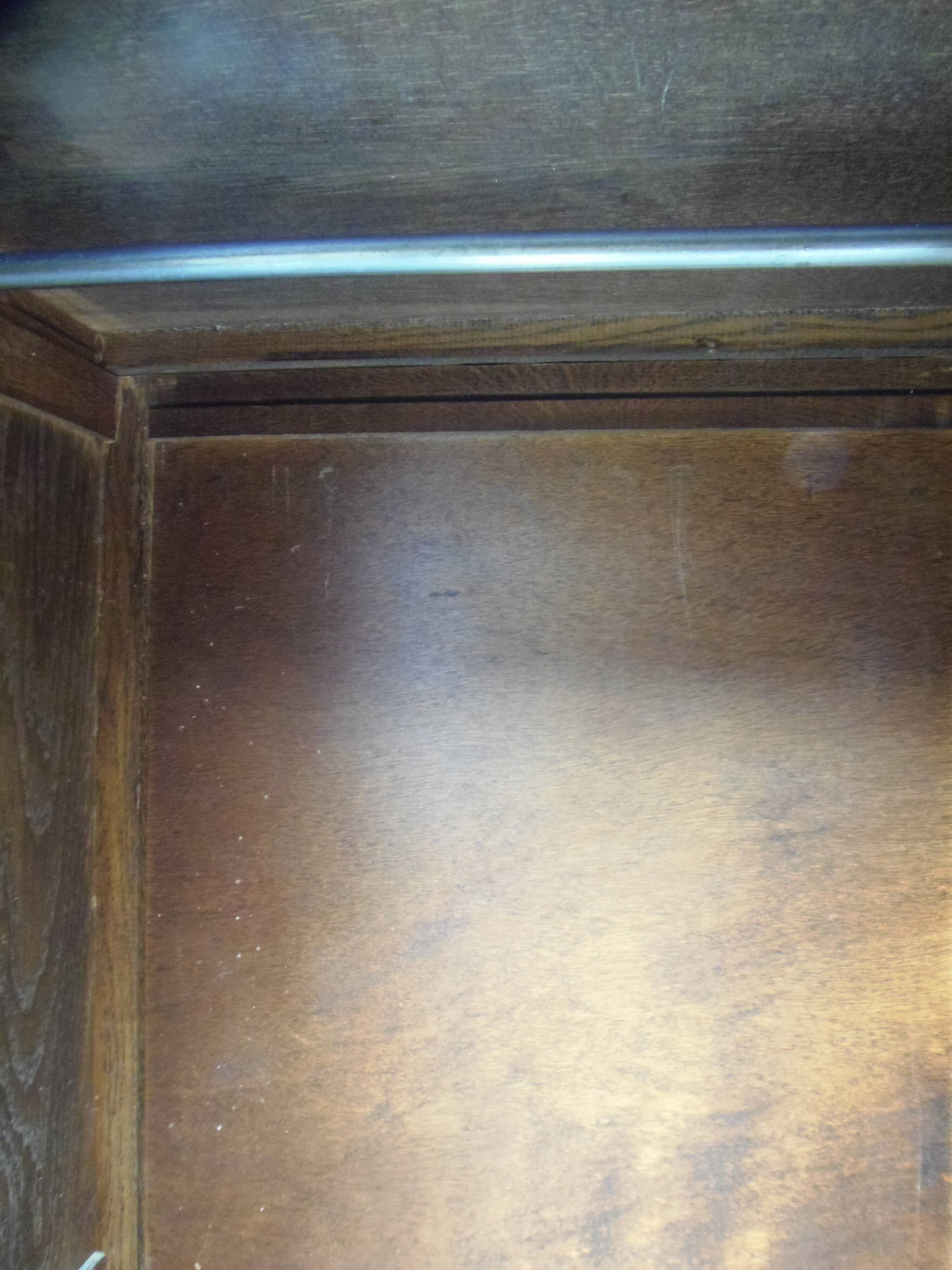 Armoire ancienne Green Smoke – Toile de Jouy .