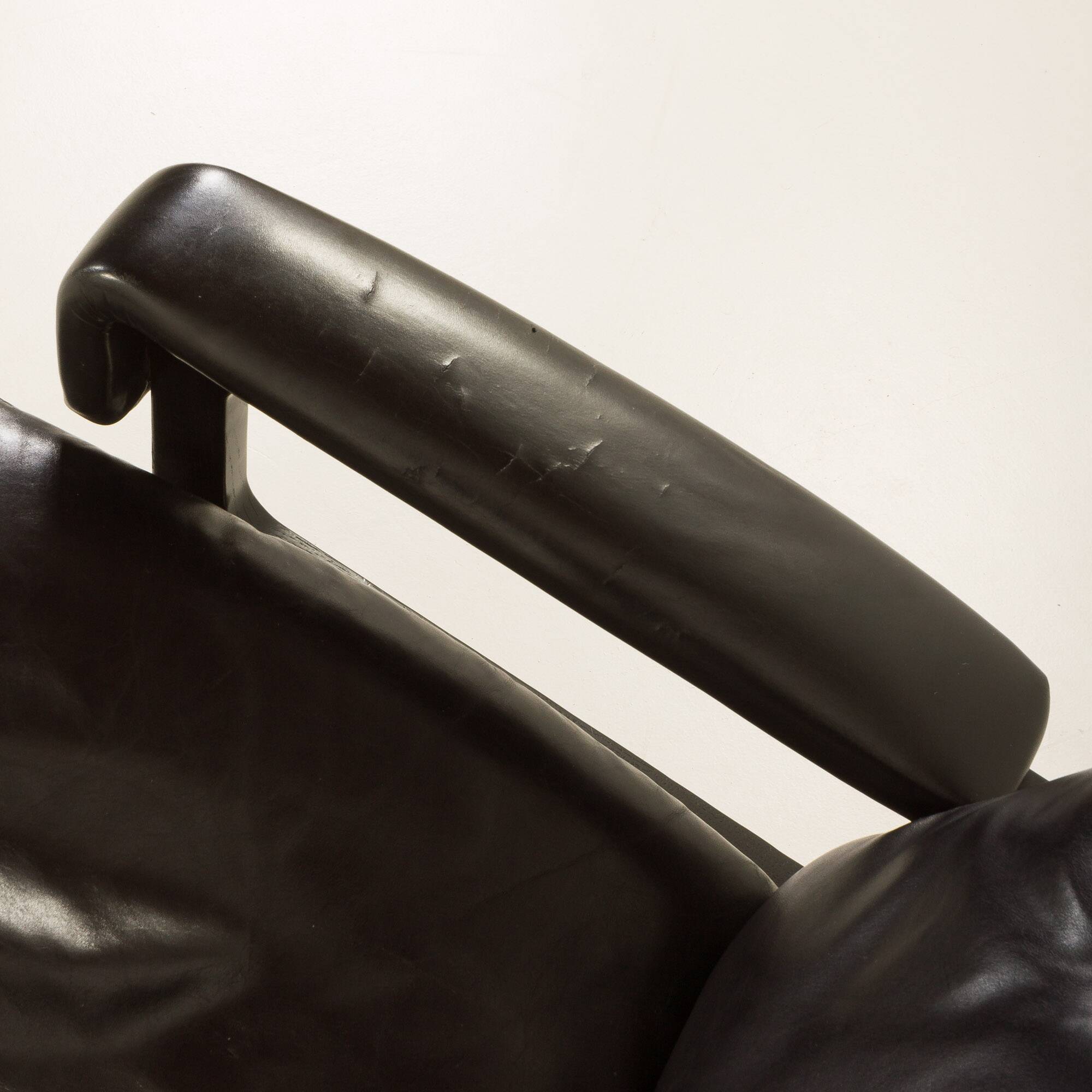 Fauteuil lounge vintage avec tabouret par André Vandenbrouck