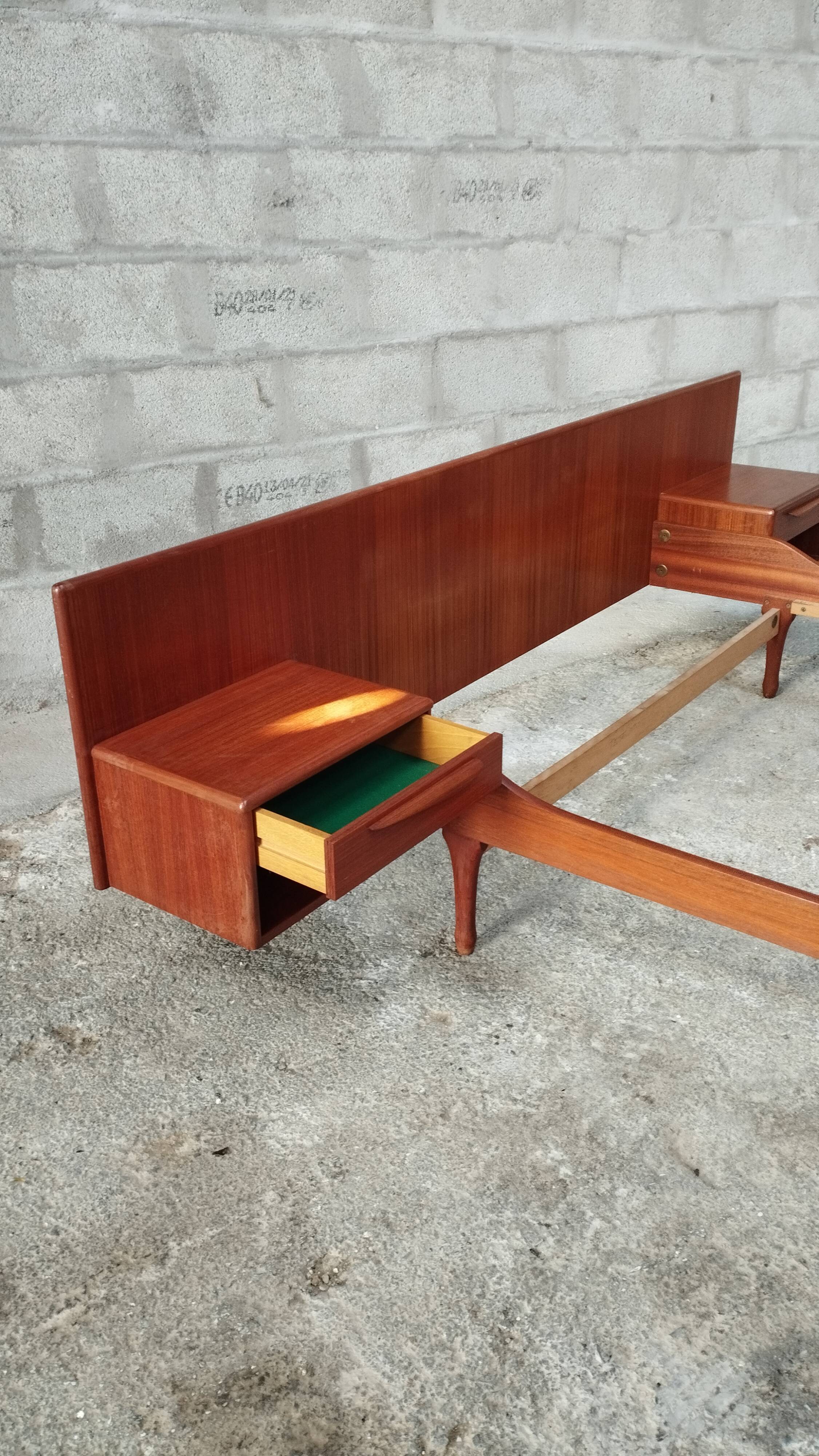 Vintage teak bed 2 places