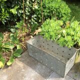 Metal planter