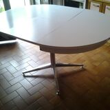 Round dining table with vintage chromed base 1970/80 years