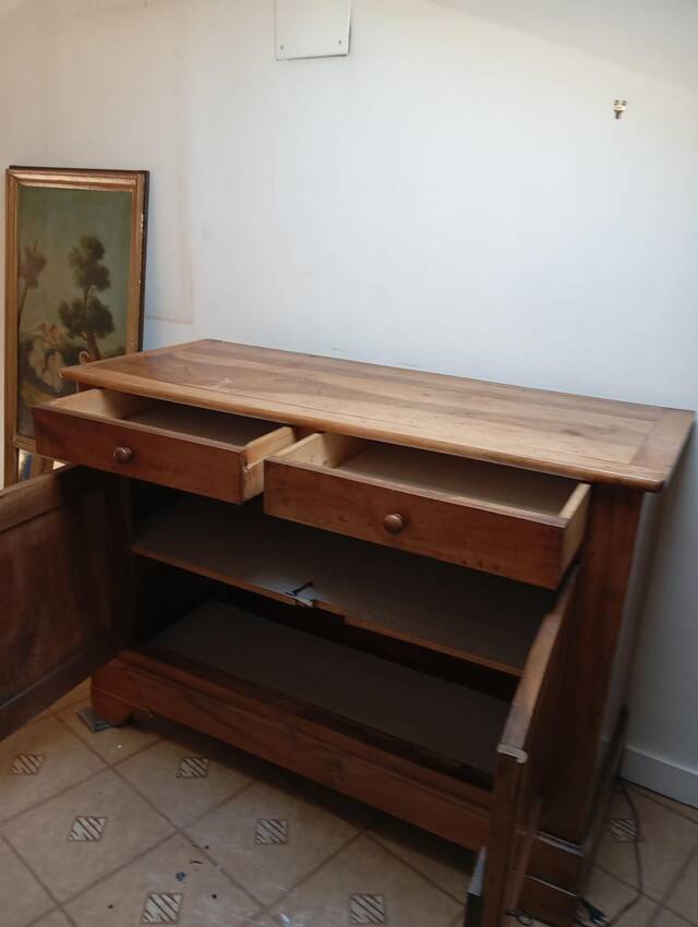 Elegant rectangular low sideboard