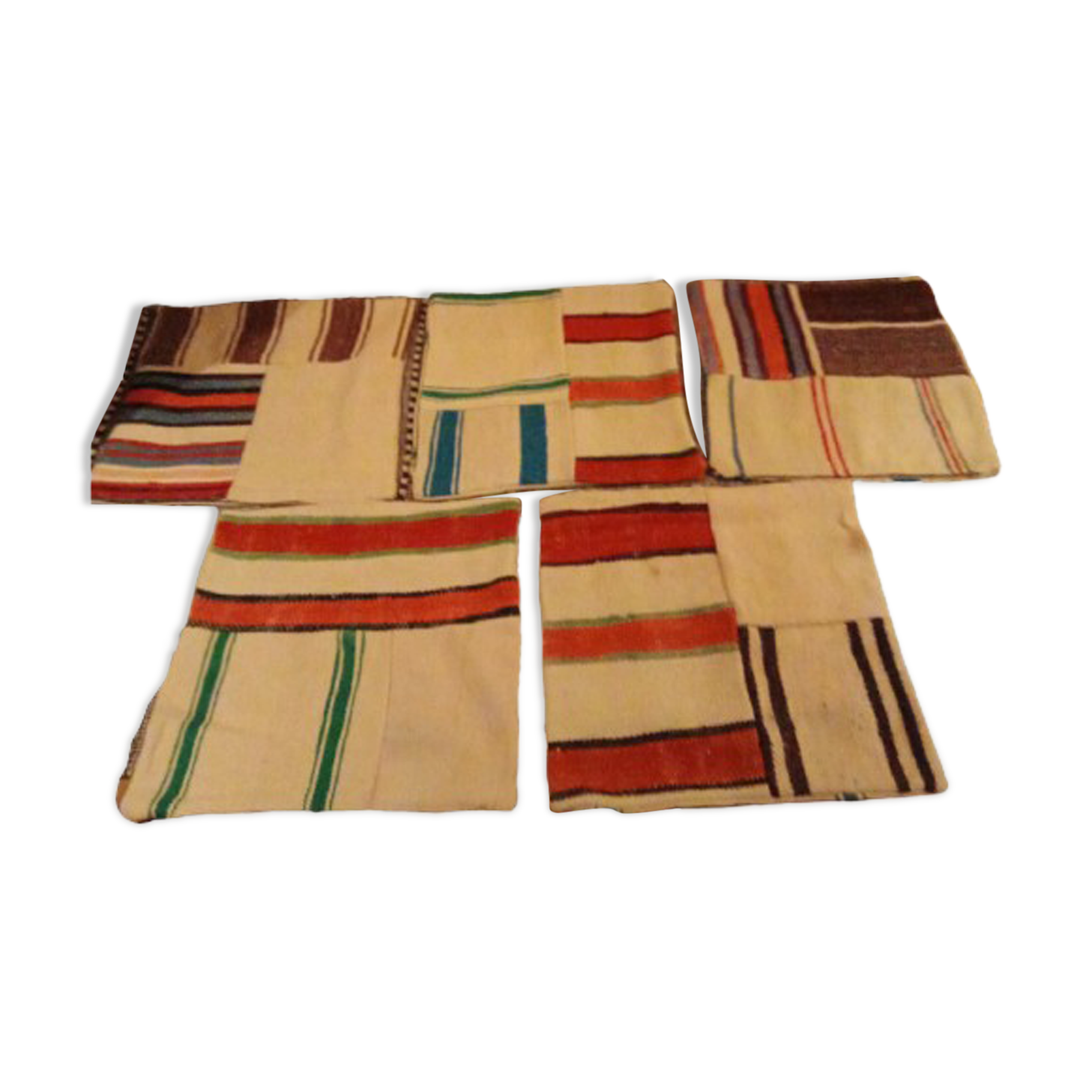 Ensemble de cinq coussins en laine