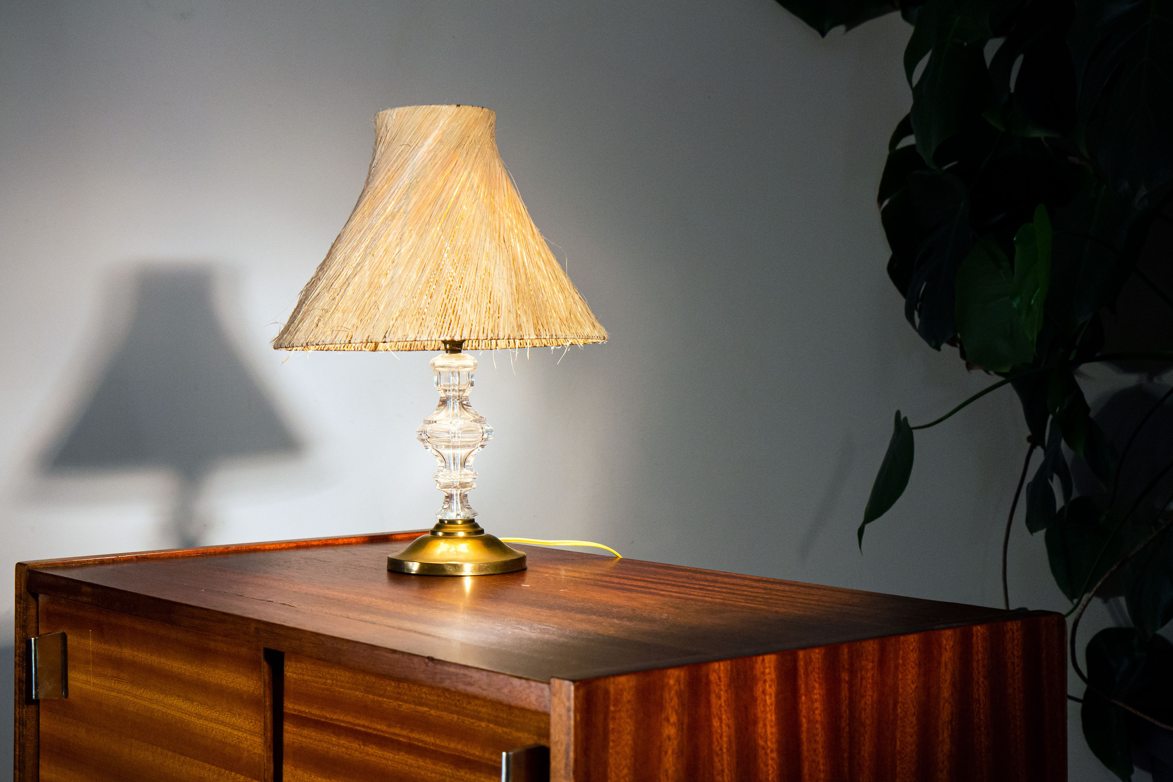 Lamp year 50, glass, brass and straw