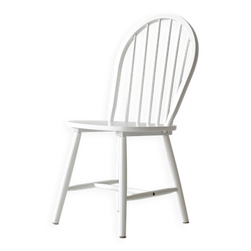Contemporary White Scandinavian Chair