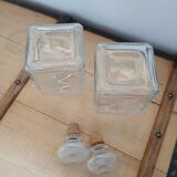 2 carafes / flacons vintages en verre