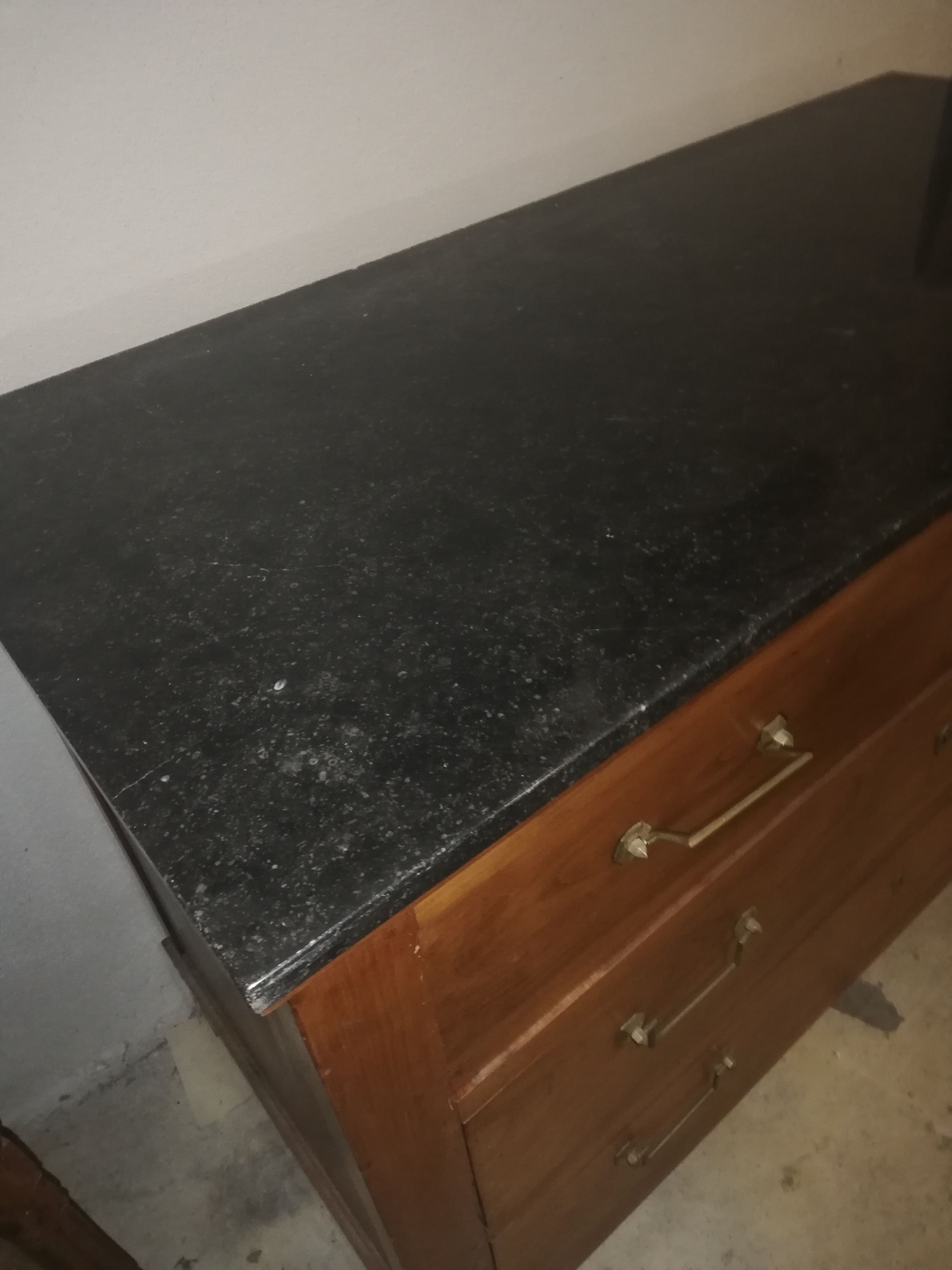 Commode empire en merisier avec un marbre noir