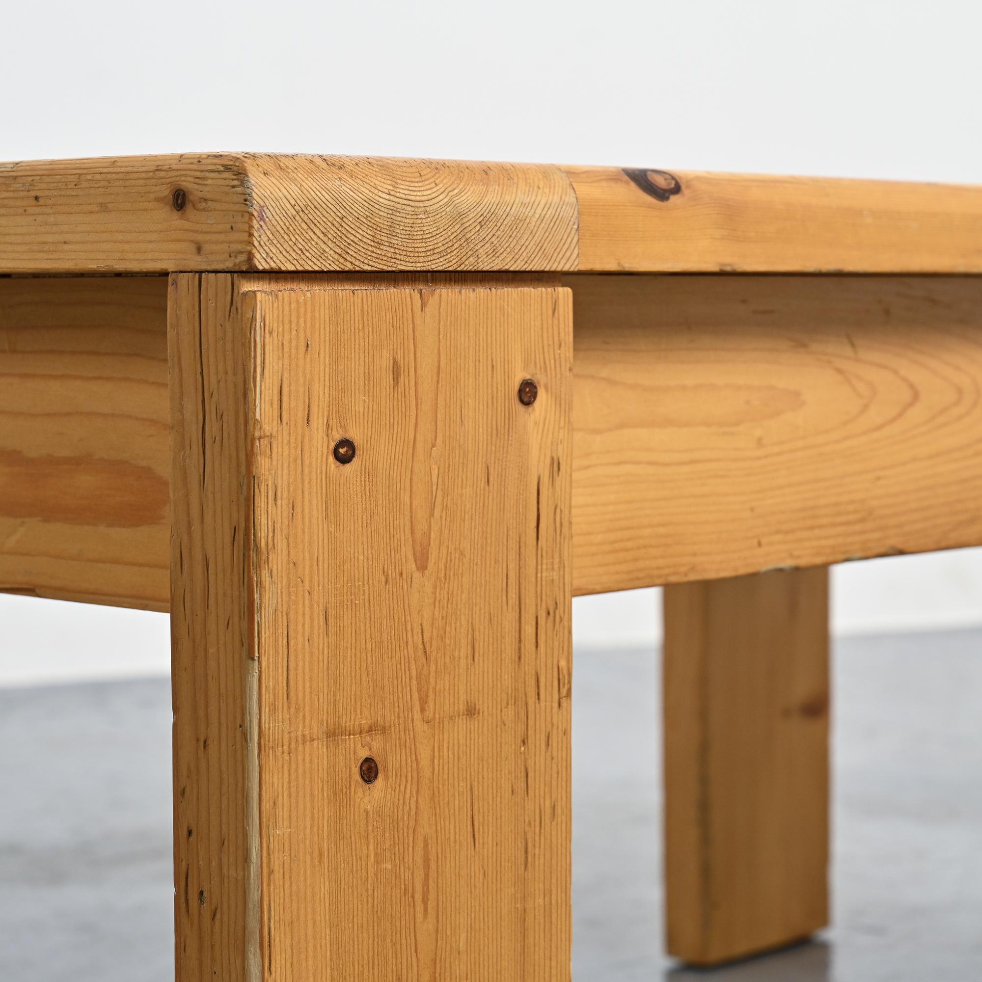 Pine coffee table Les Arcs, circa 1970
