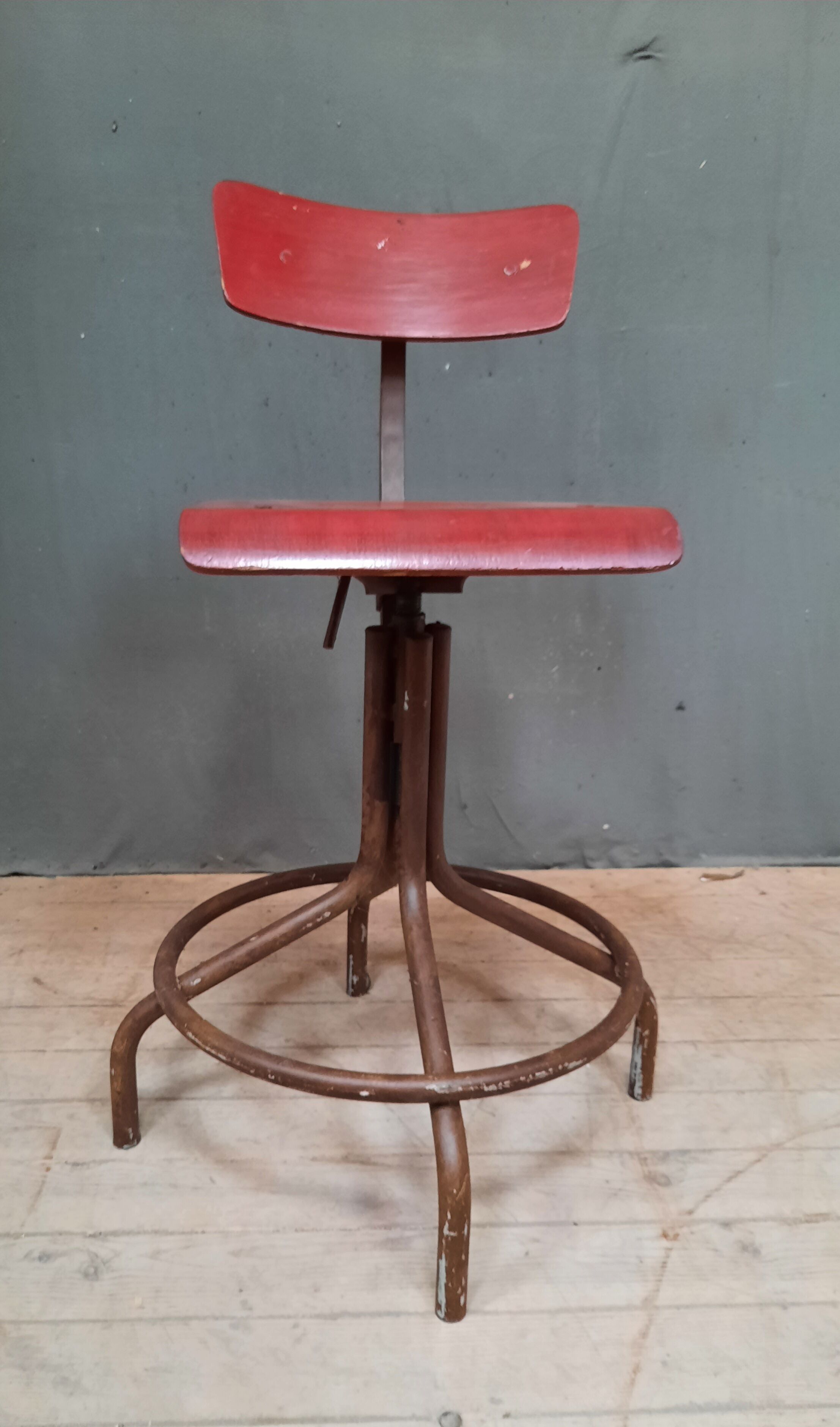 Chaise industrielle