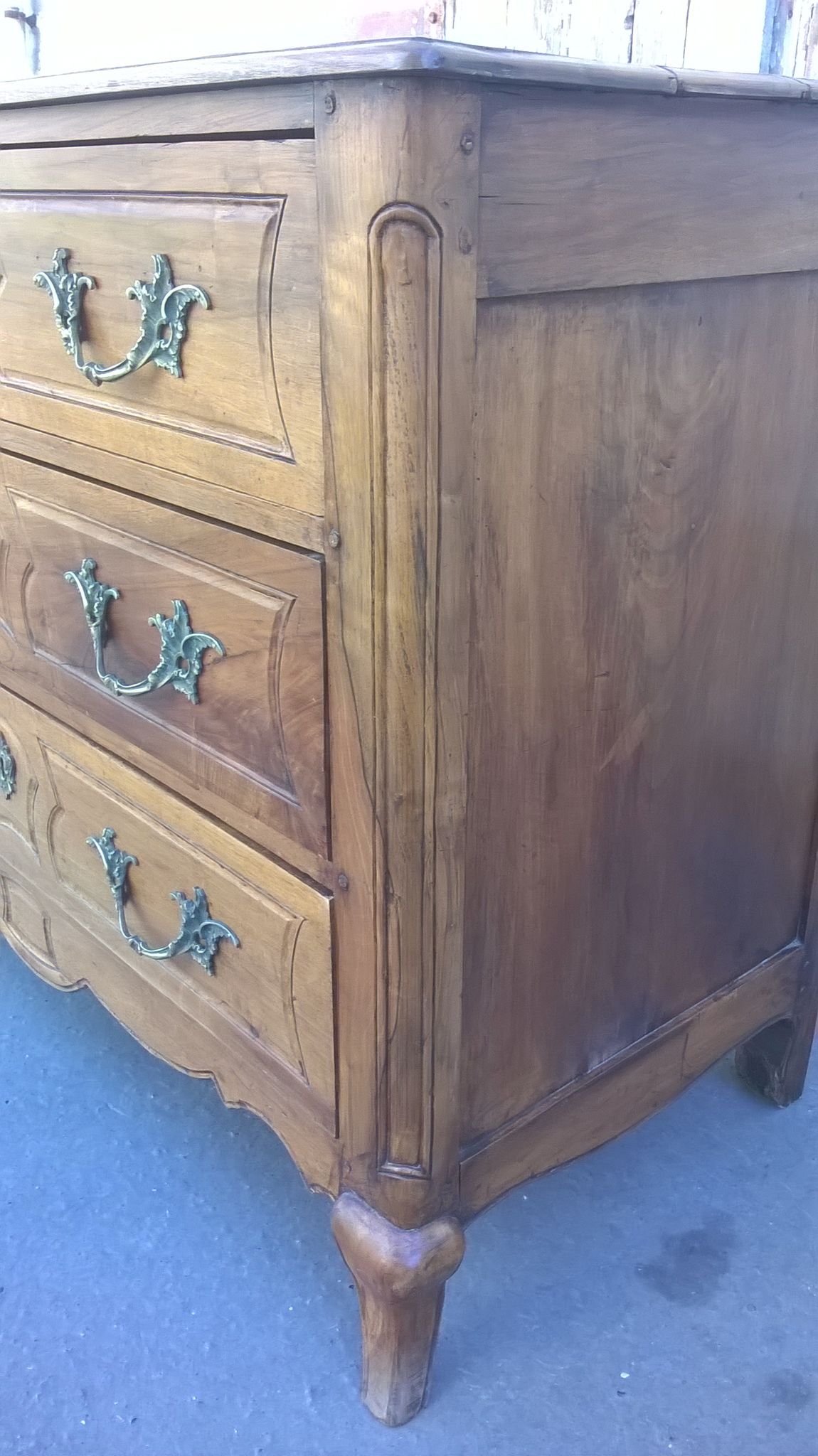 Louis XV dresser