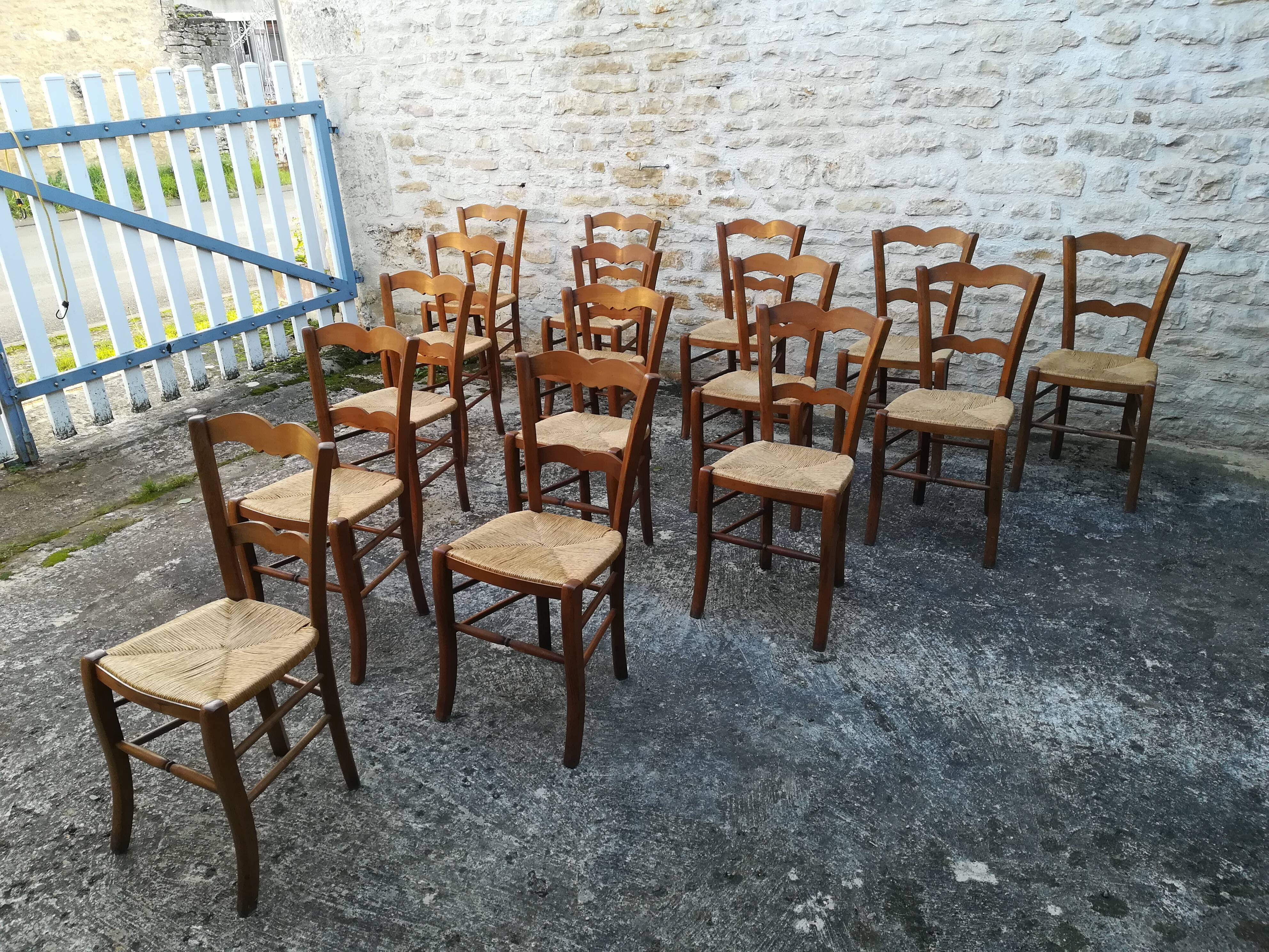 Set of 15 straw chairs
