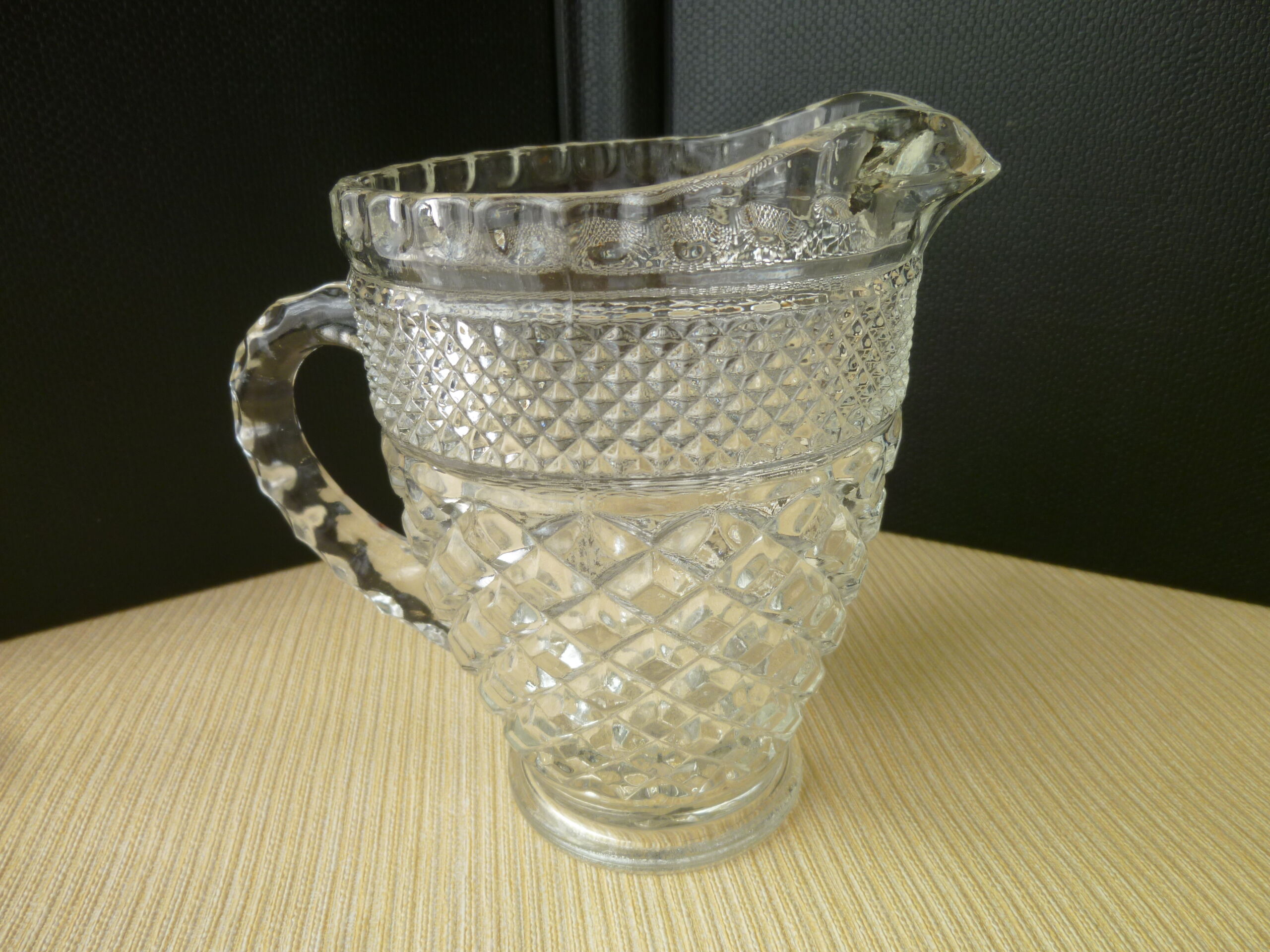 Water carafe cast moulded glass diamond point 500 ml