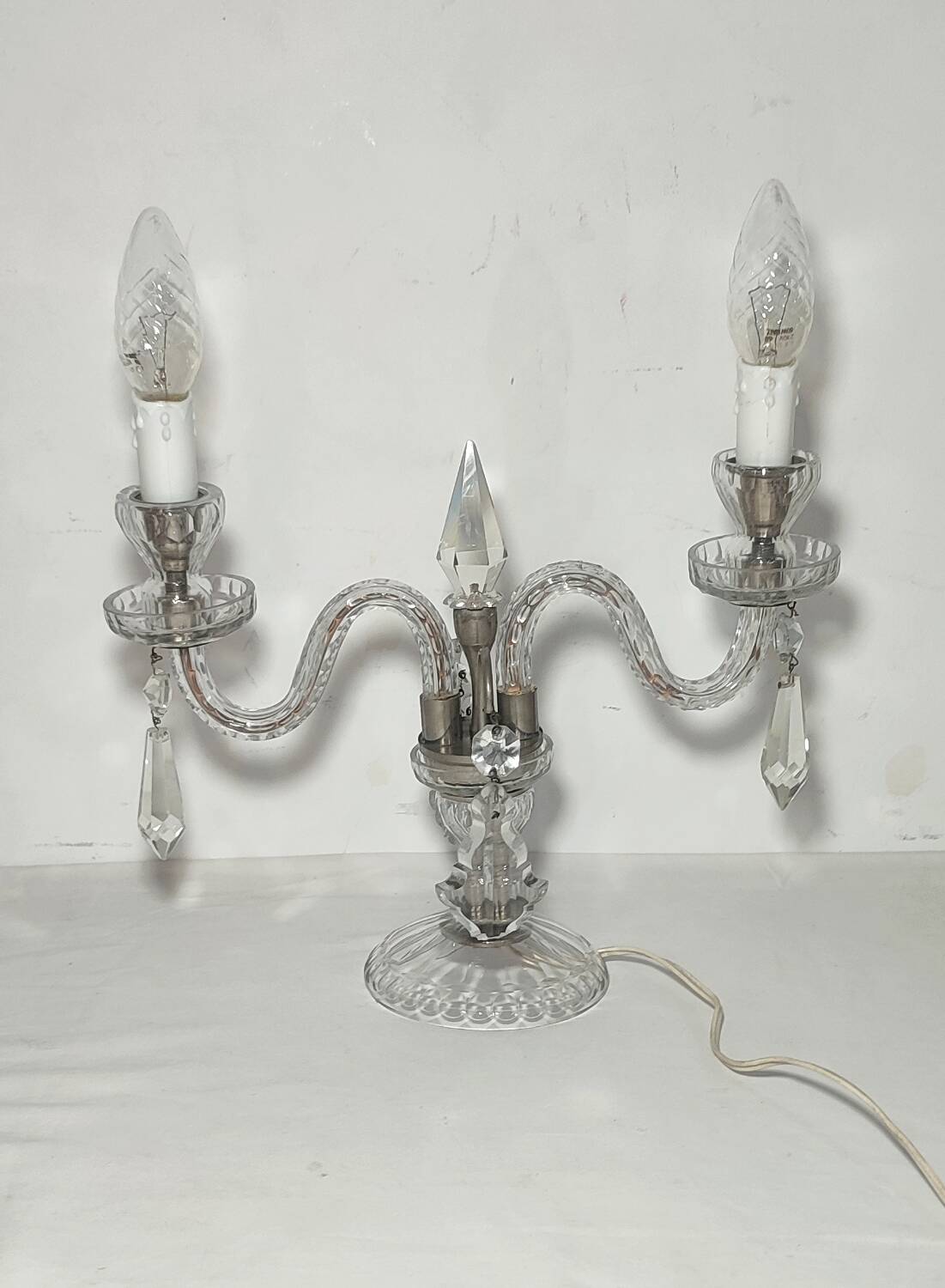 Lámpara de mesa de cristal. Francia, 1950s.