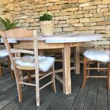 ROUND TABLE