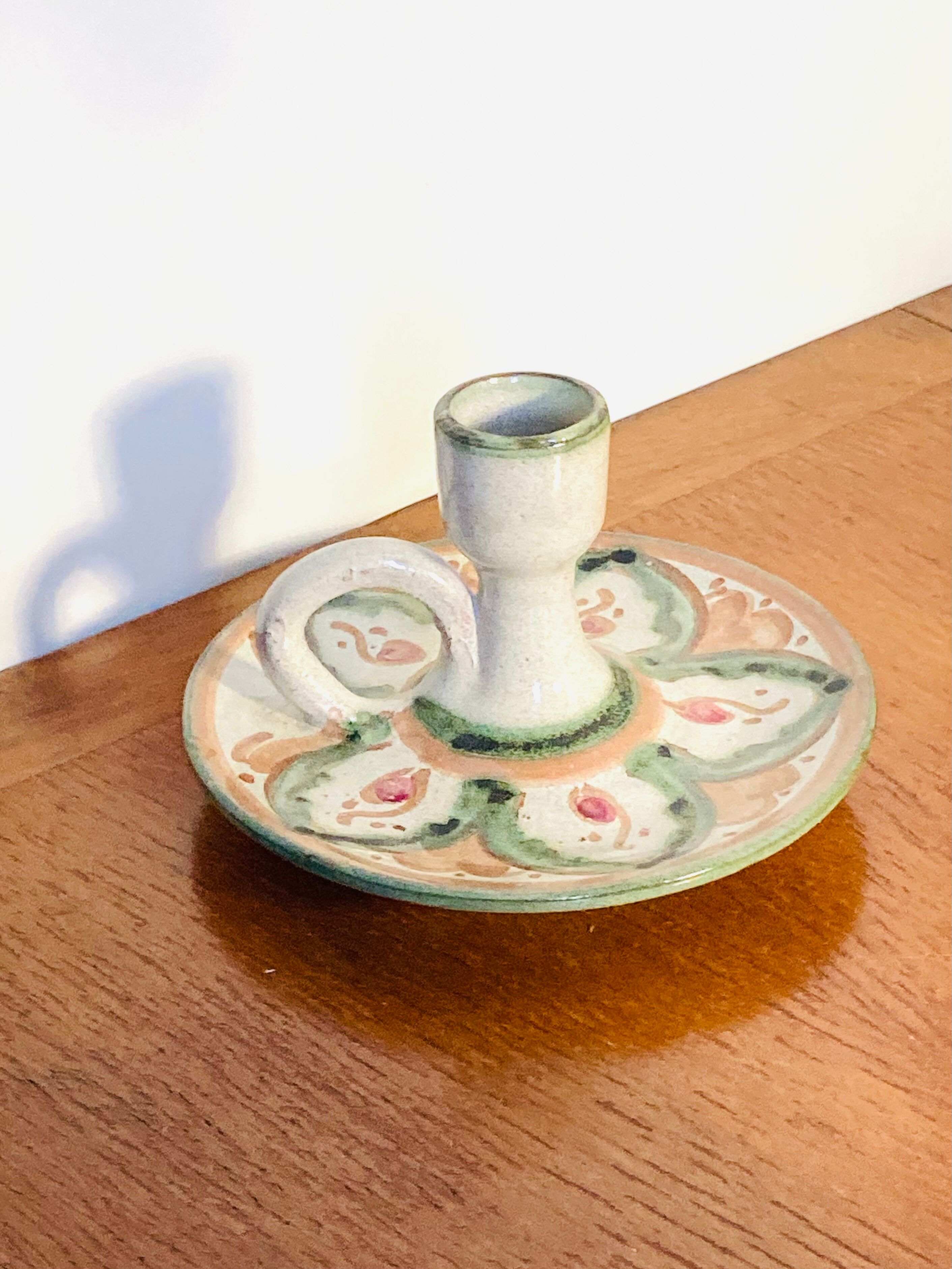 The ceramic candle holder