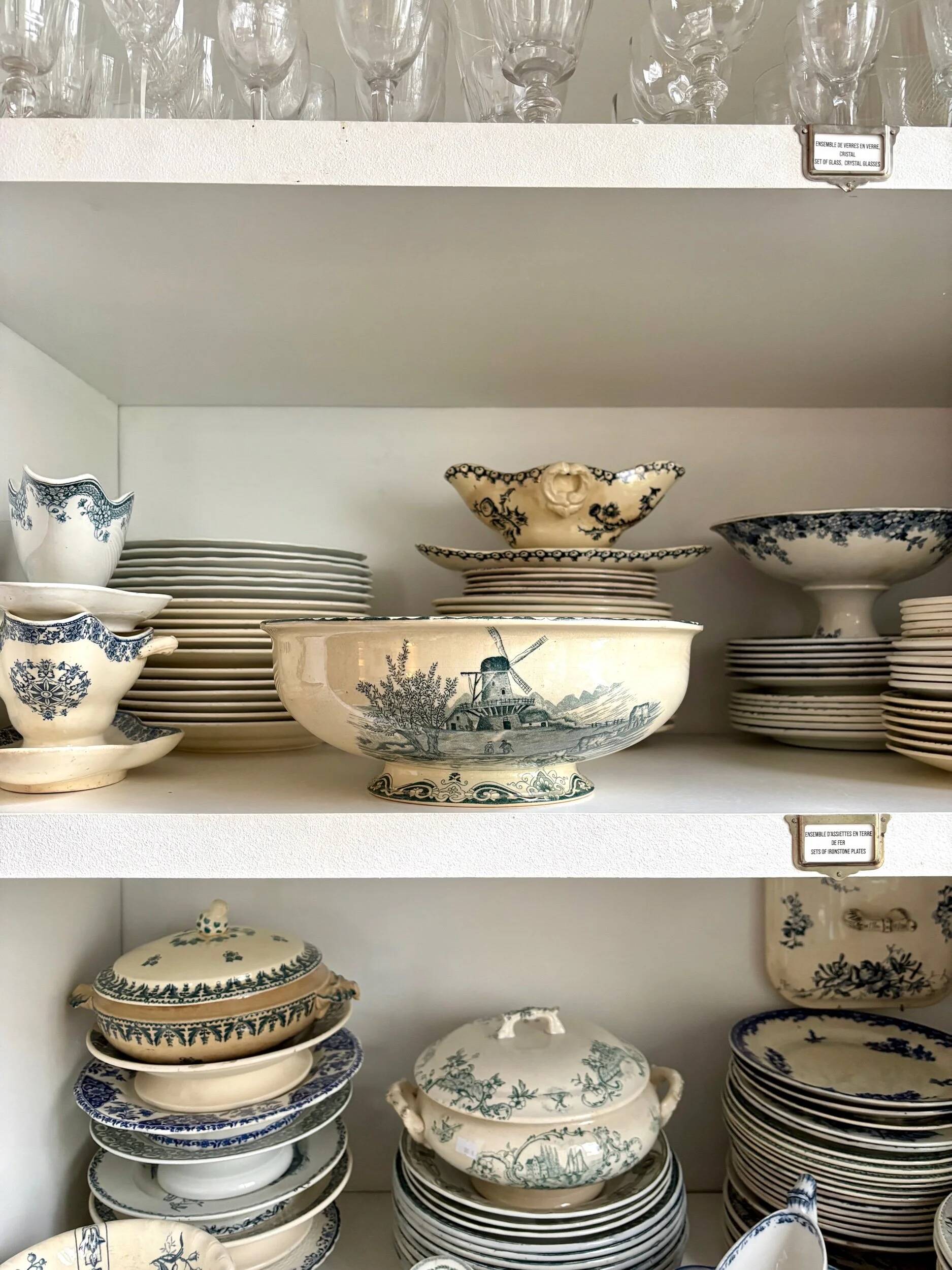 Salins ironware salad bowl, "Delft" service