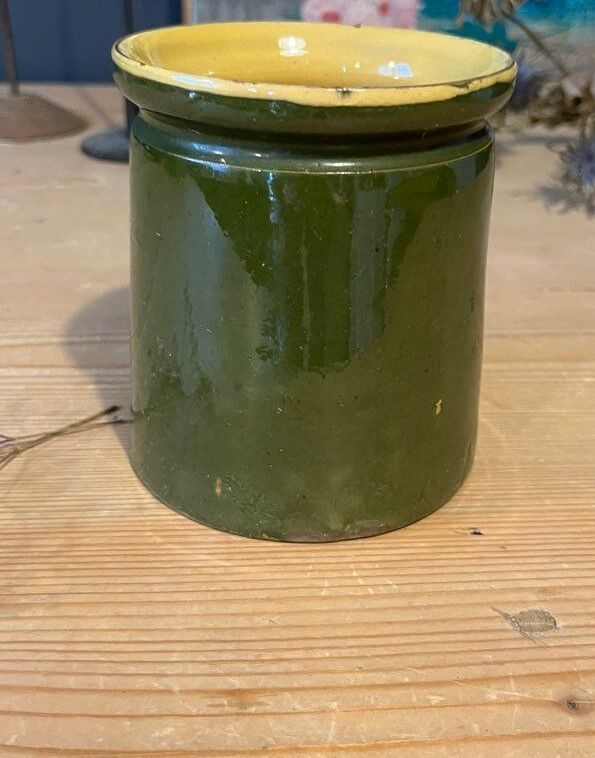 Jam jar with pear pattern Savoyard pottery