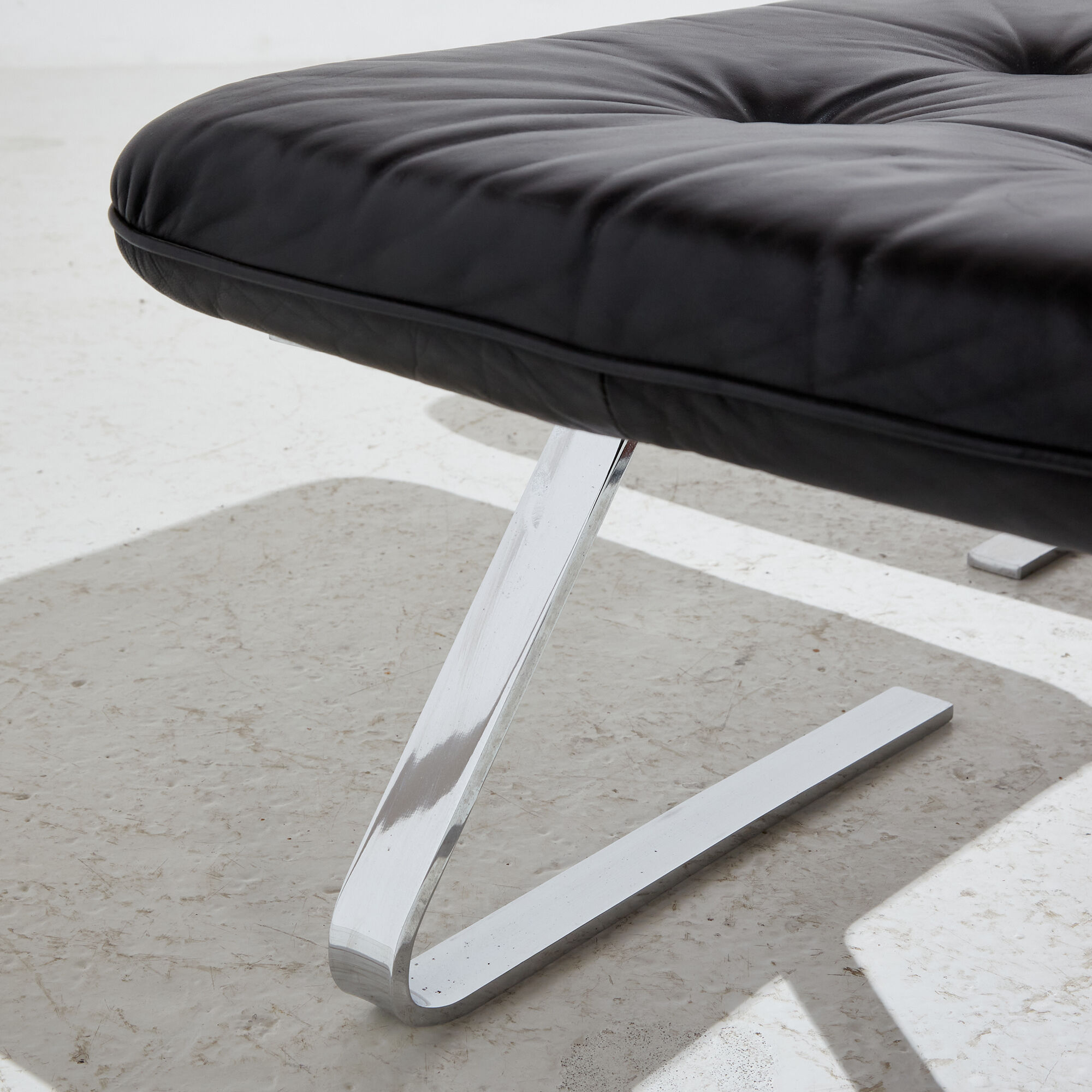 Leather lounge chair with ottoman by reinhold adolf for cor mk9220