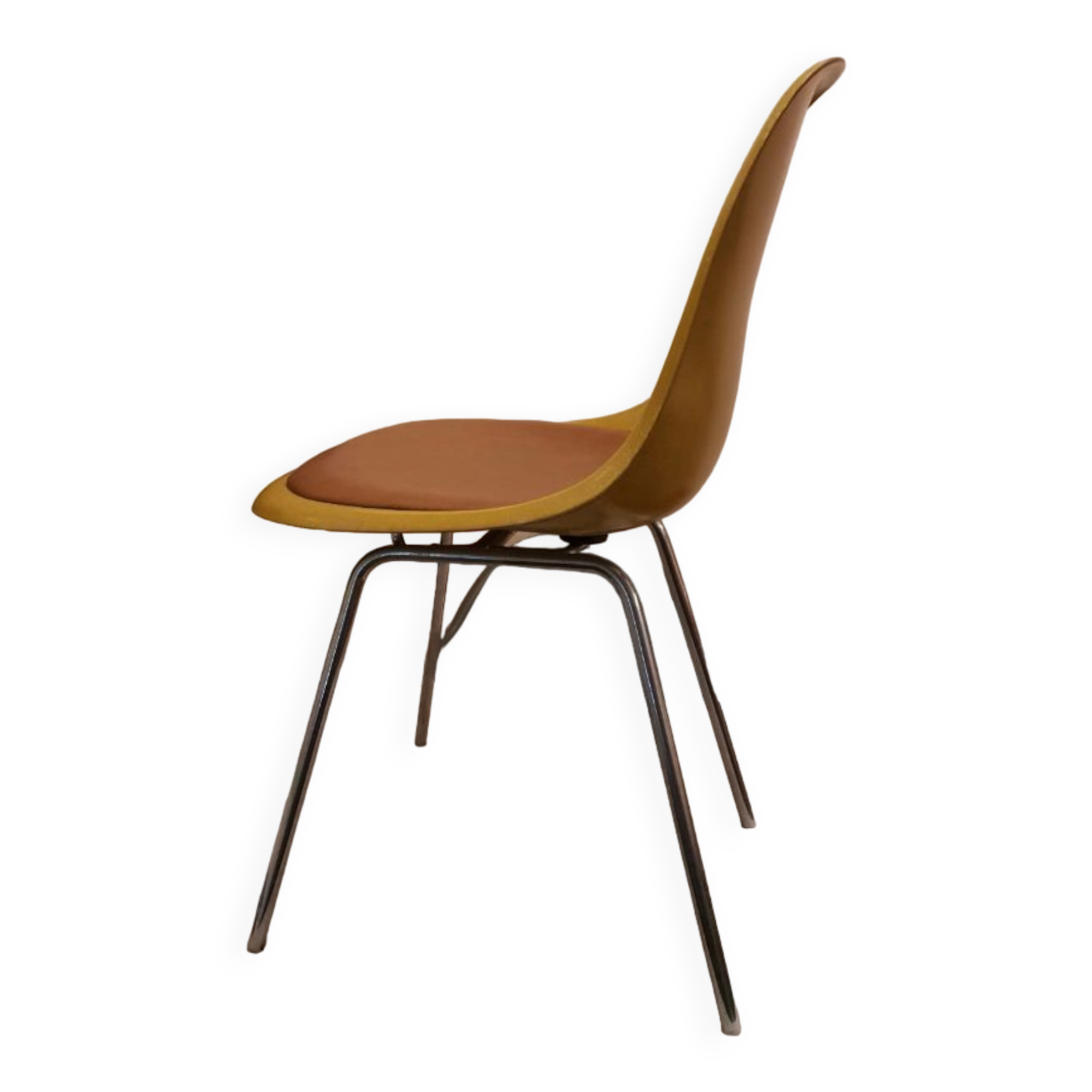 Charles and ray eames chair, dsx model, edited by herman millar for mobilier international