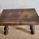 Tabouret avec pieds en bois tourné