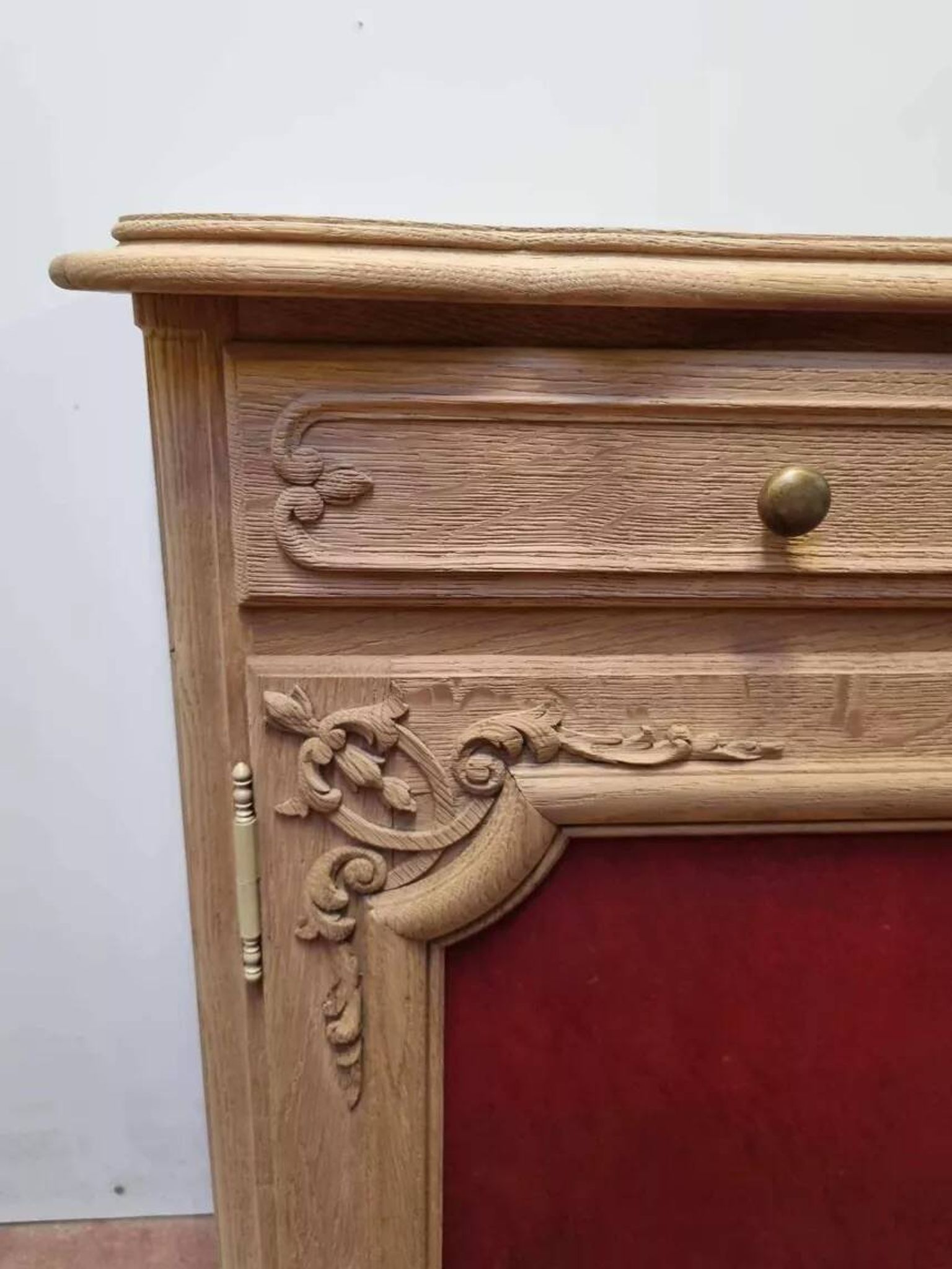 Louis XV buffet in oak & leather - Sandblasted