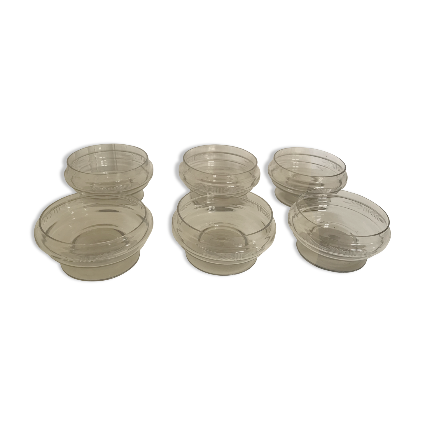 Champagne cups of smoked glass