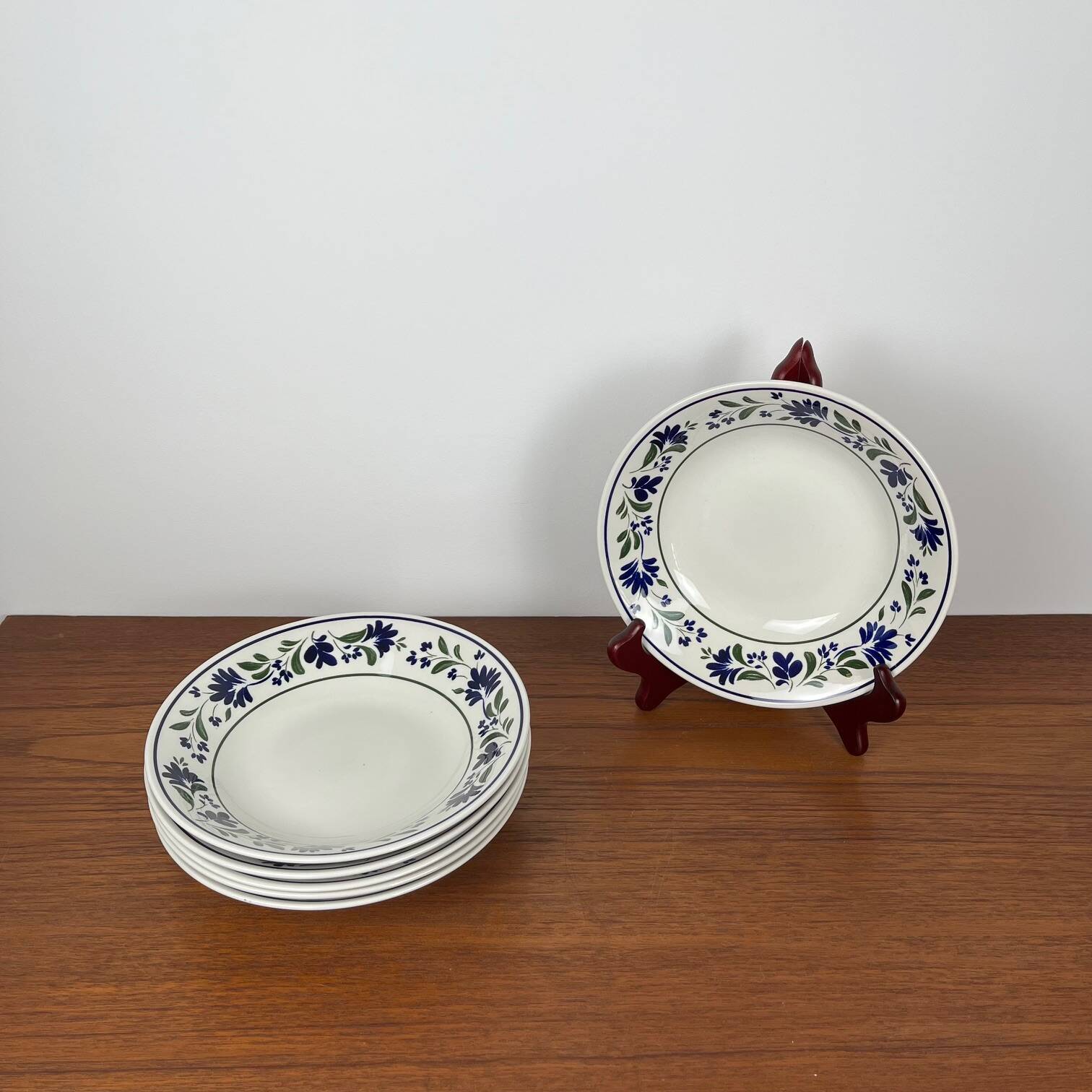 Set of 6 Churchill England soup plates, flower pattern, 1970