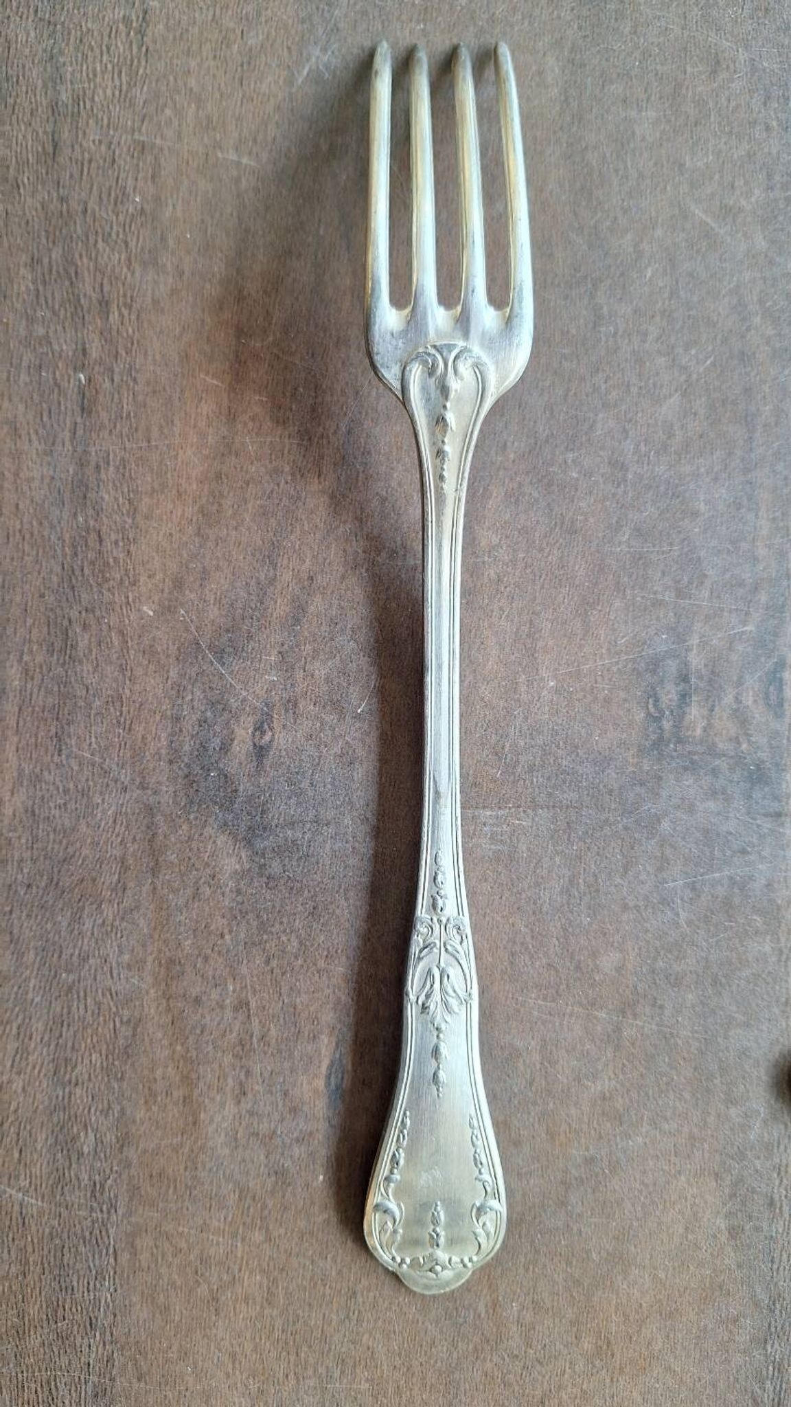 Set of silver metal forks